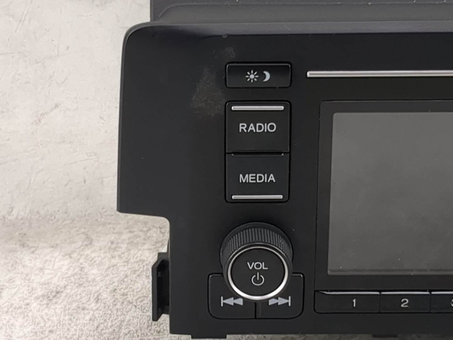 2016-2017 Honda Civic Radio AM FM Cd Player Receiver Replacement P/N:39100-TBA-A11 CV-VH55E1GX Fits Fits 2016 2017 OEM Used 