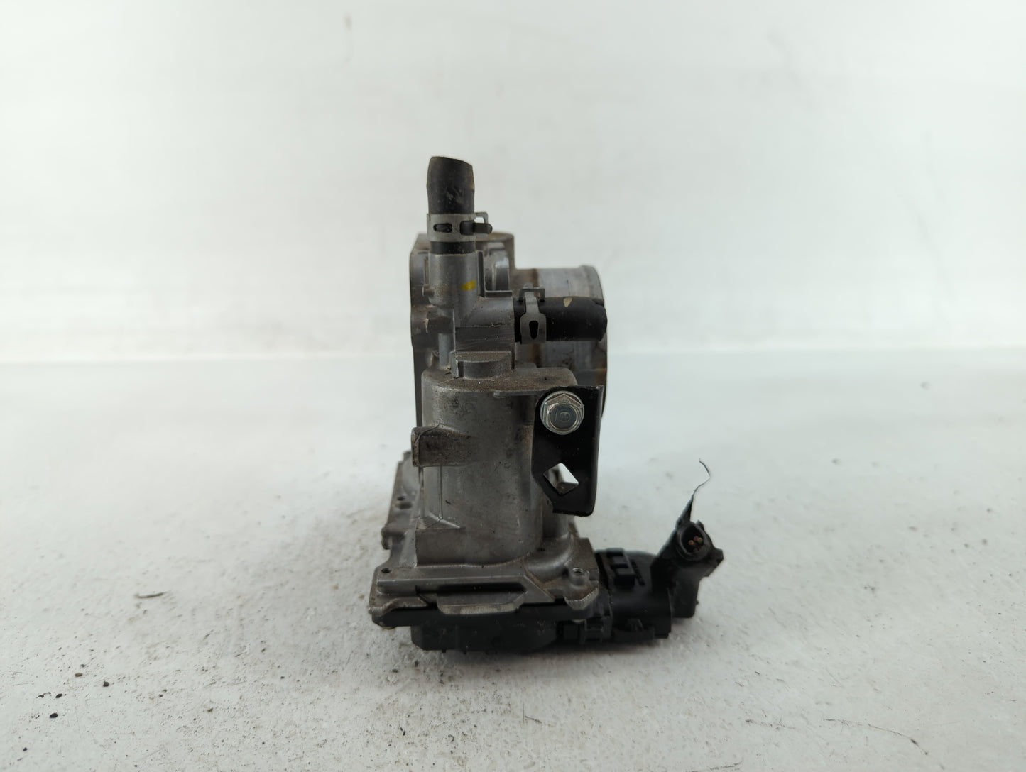 2016-2022 Honda Civic Throttle Body P/N:GMH1A Fits Fits 2016 2017 2018 2019 2020 2021 2022 OEM Used Auto Parts - Oemusedauto