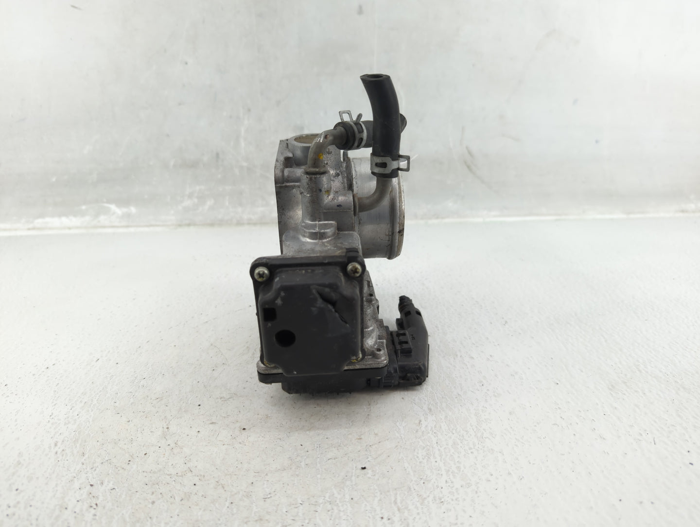 2016-2022 Honda Civic Throttle Body P/N:GMG9A Fits Fits 2016 2017 2018 2019 2020 2021 2022 OEM Used Auto Parts - Oemusedauto