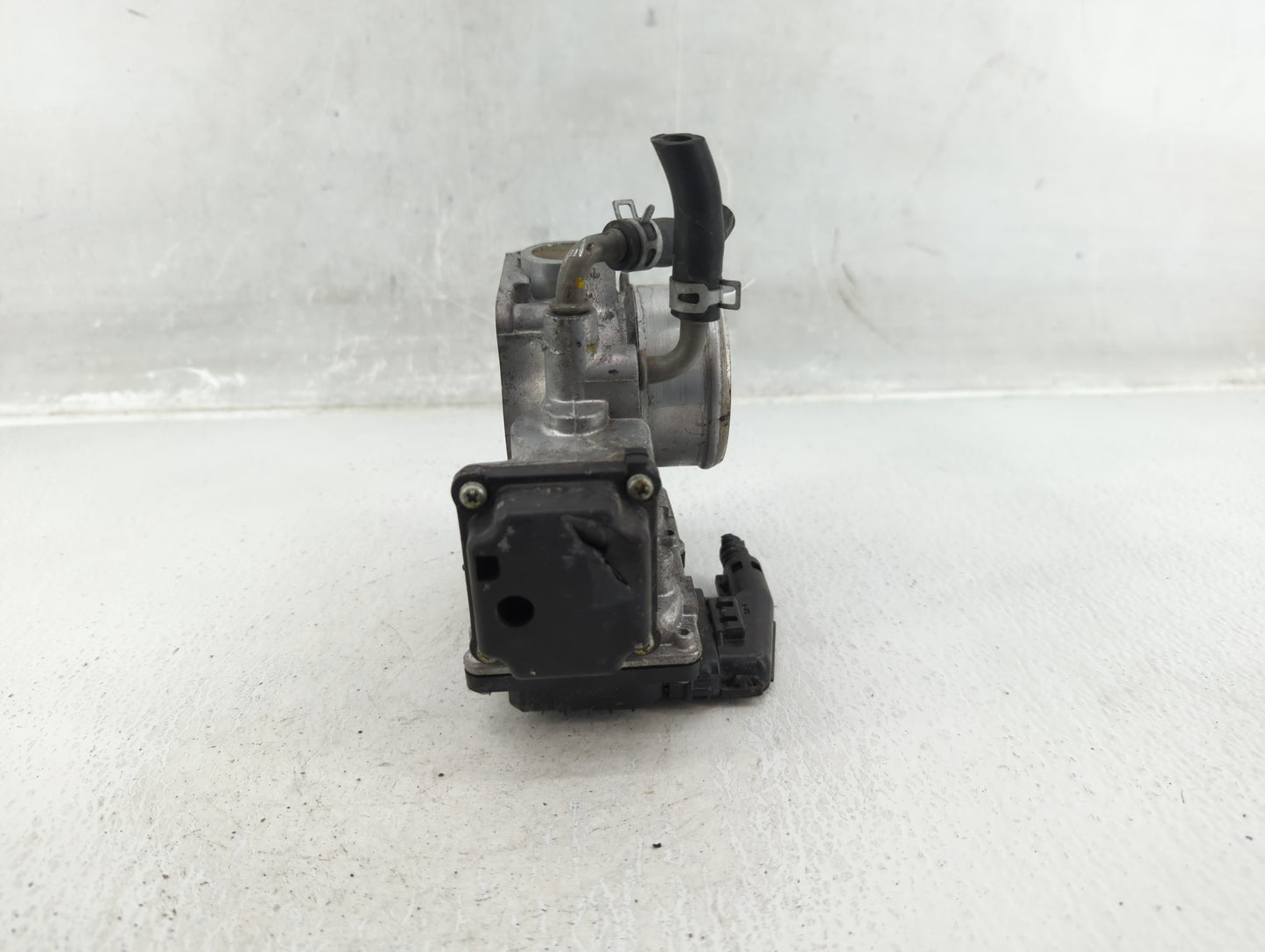 2016-2022 Honda Civic Throttle Body P/N:GMG9A Fits Fits 2016 2017 2018 2019 2020 2021 2022 OEM Used Auto Parts - Oemusedauto