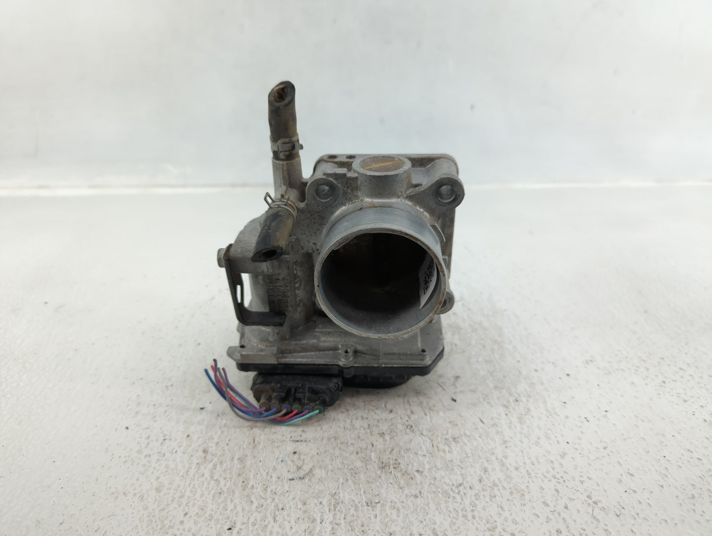 2016-2022 Honda Civic Throttle Body P/N:GMH1A M60618 Fits Fits 2016 2017 2018 2019 2020 2021 2022 OEM Used Auto Parts - Oemu