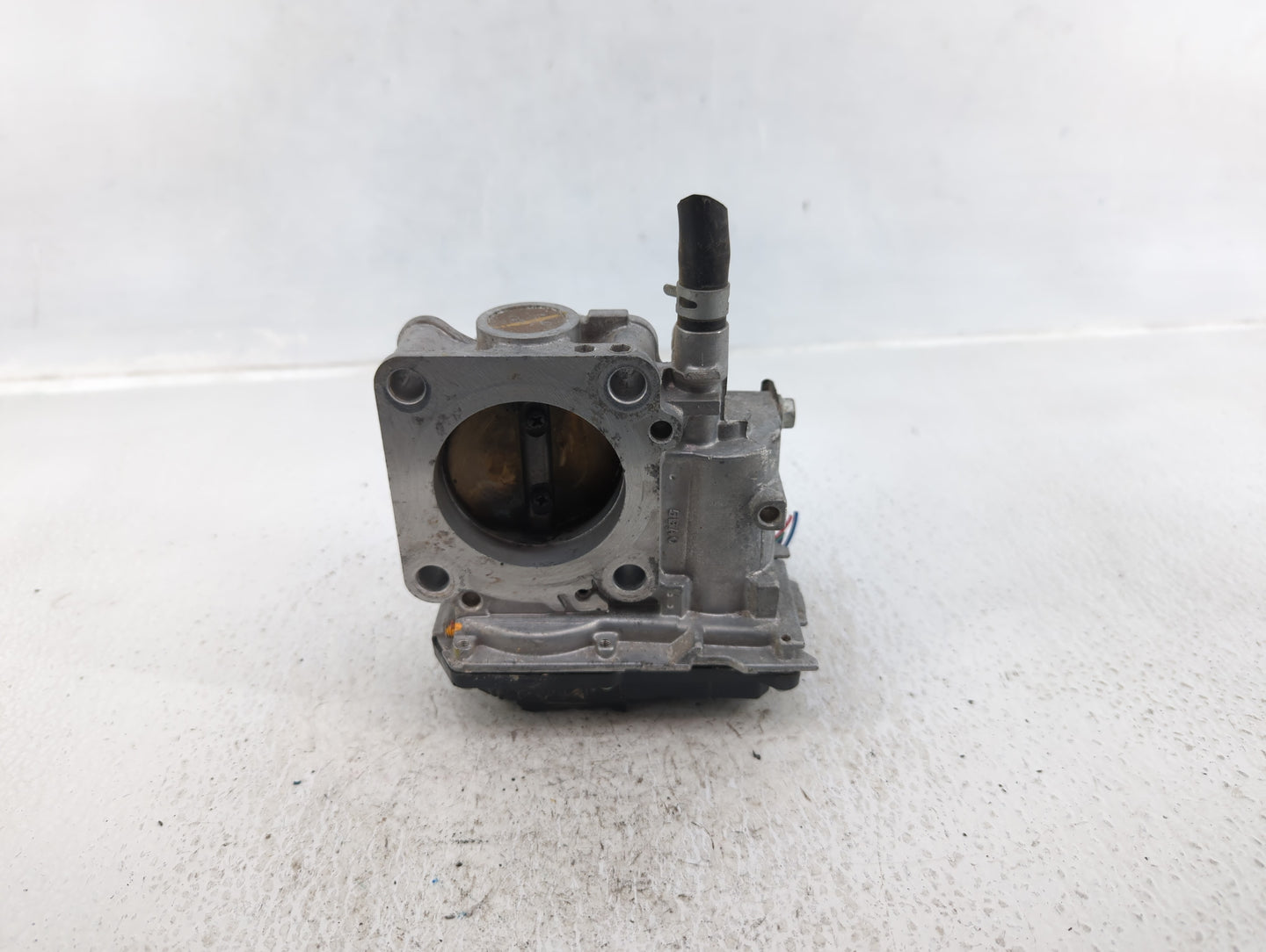 2016-2022 Honda Civic Throttle Body P/N:GMH1A M60618 Fits Fits 2016 2017 2018 2019 2020 2021 2022 OEM Used Auto Parts - Oemu