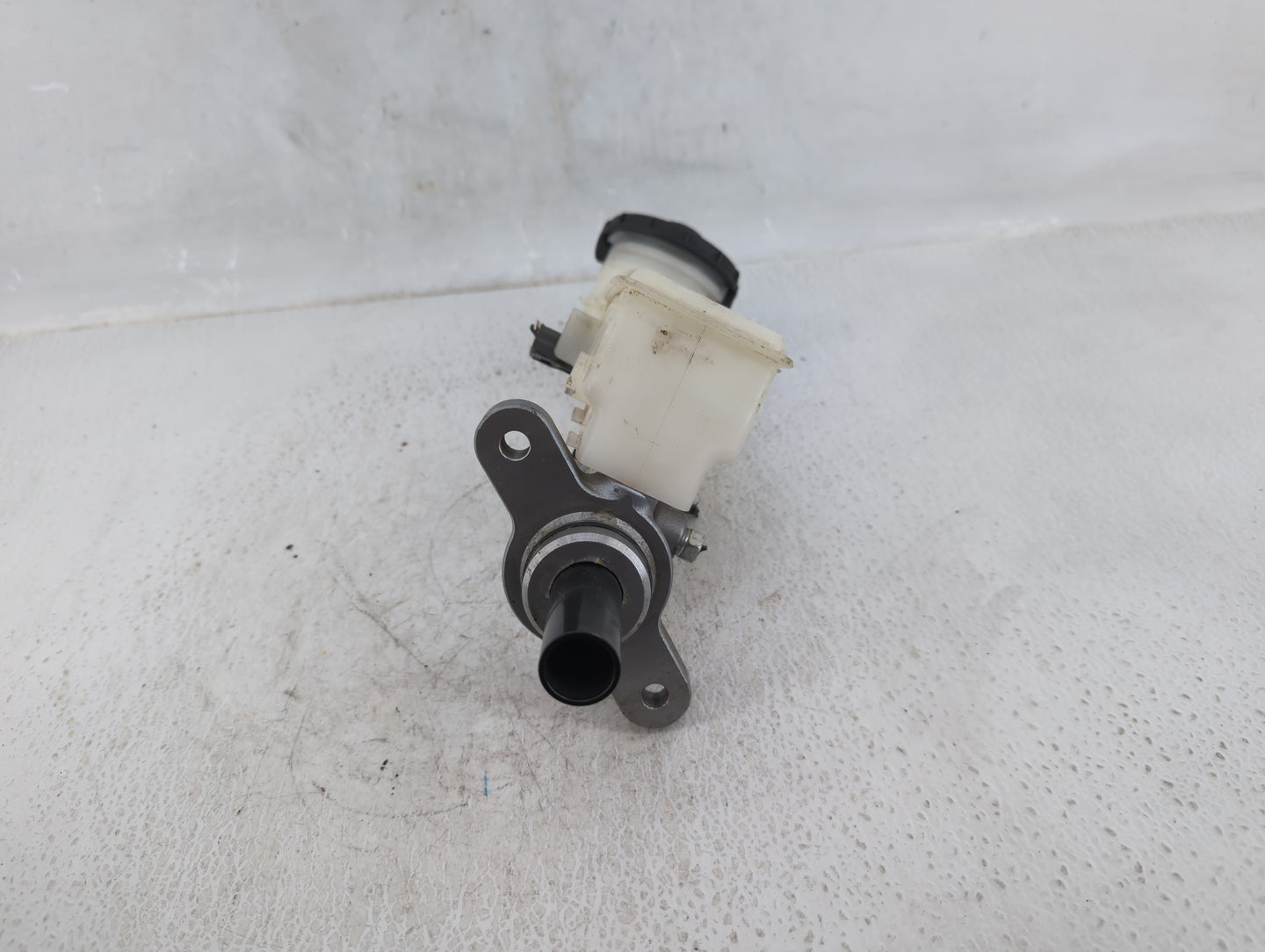 2016-2021 Honda Civic Brake Master Cylinder 607390 - Oemusedautoparts1.com