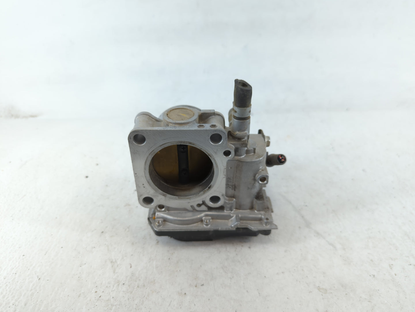 2016-2022 Honda Civic Throttle Body P/N:M60405 GMH1A Fits Fits 2016 2017 2018 2019 2020 2021 2022 OEM Used Auto Parts - Oemu