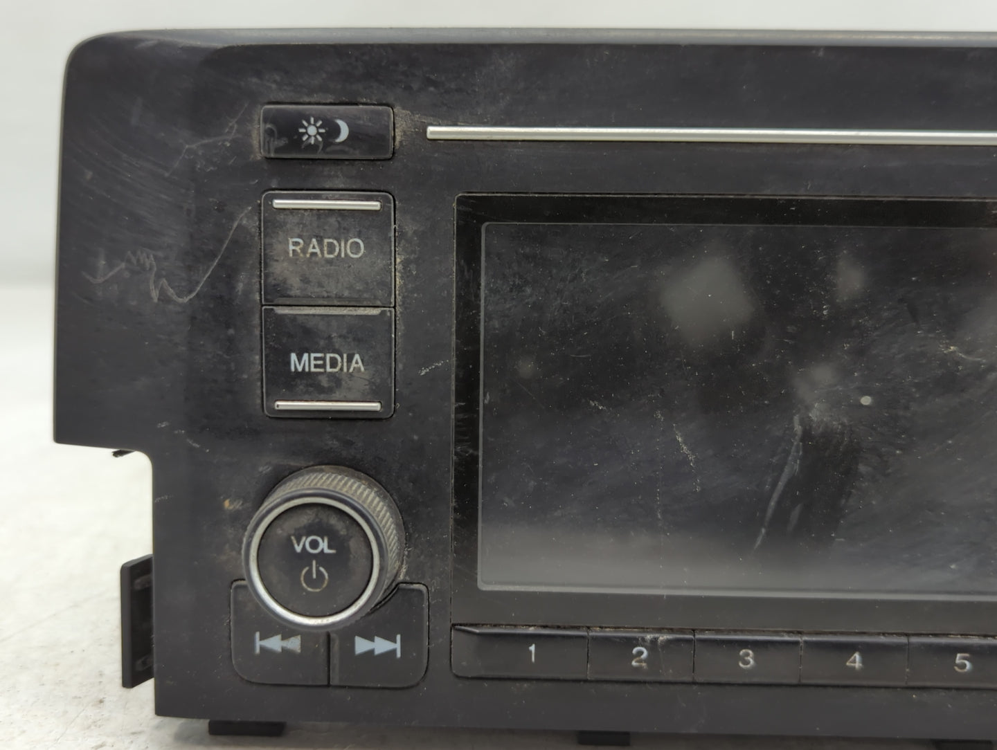 2016-2017 Honda Civic Am Fm Cd Player Radio Receiver - Oemusedautoparts1.com