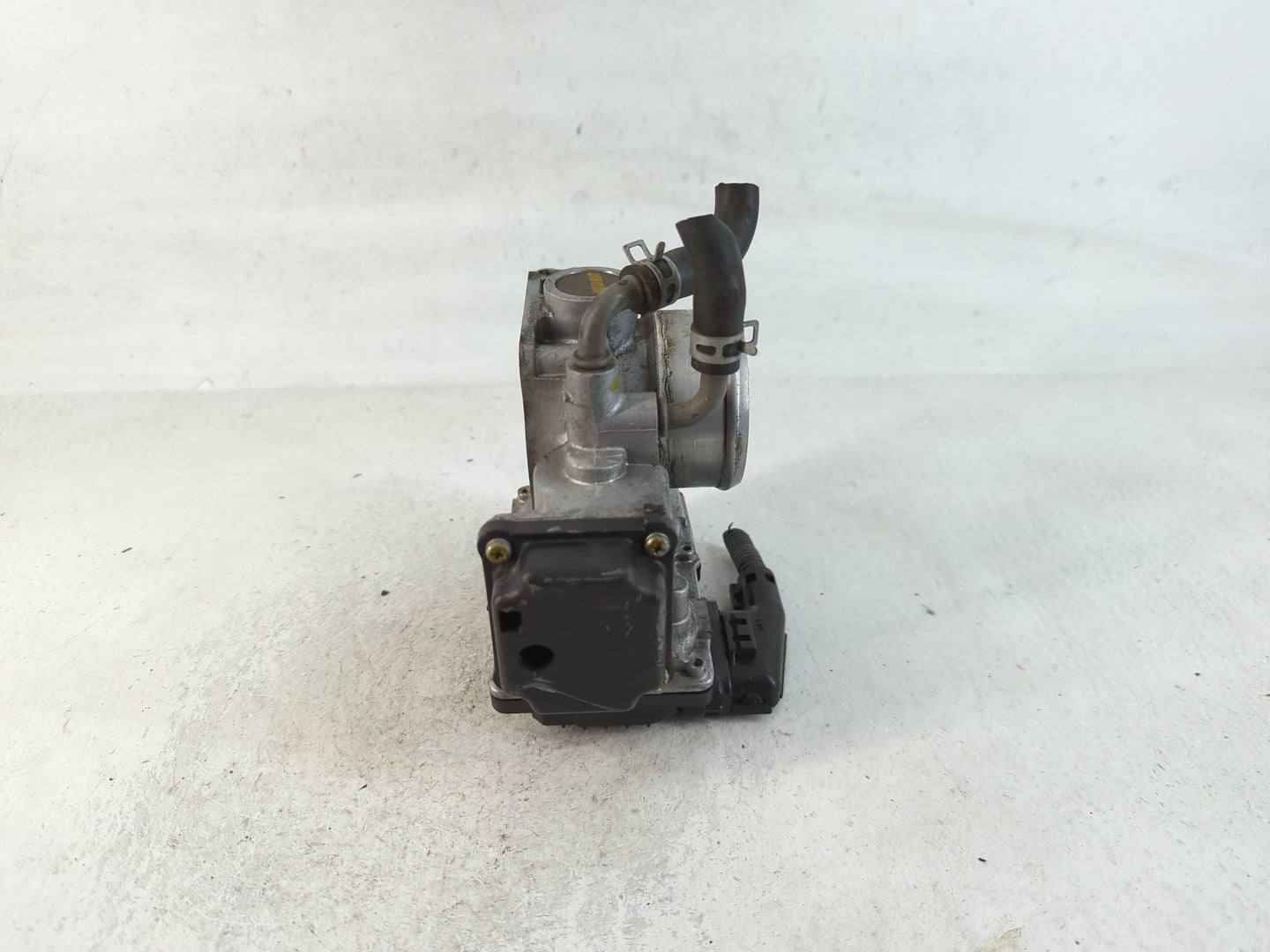 2016-2022 Honda Civic Throttle Body P/N:M22856018402 GMG9A Fits Fits 2016 2017 2018 2019 2020 2021 2022 OEM Used Auto Parts 