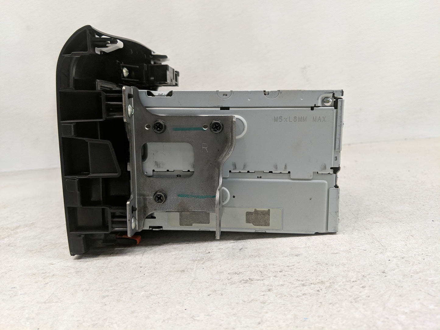 2015-2016 Honda Cr-V Radio AM FM Cd Player Receiver Replacement P/N:39100-T1W-A61-M1 Fits Fits 2015 2016 OEM Used Auto Parts