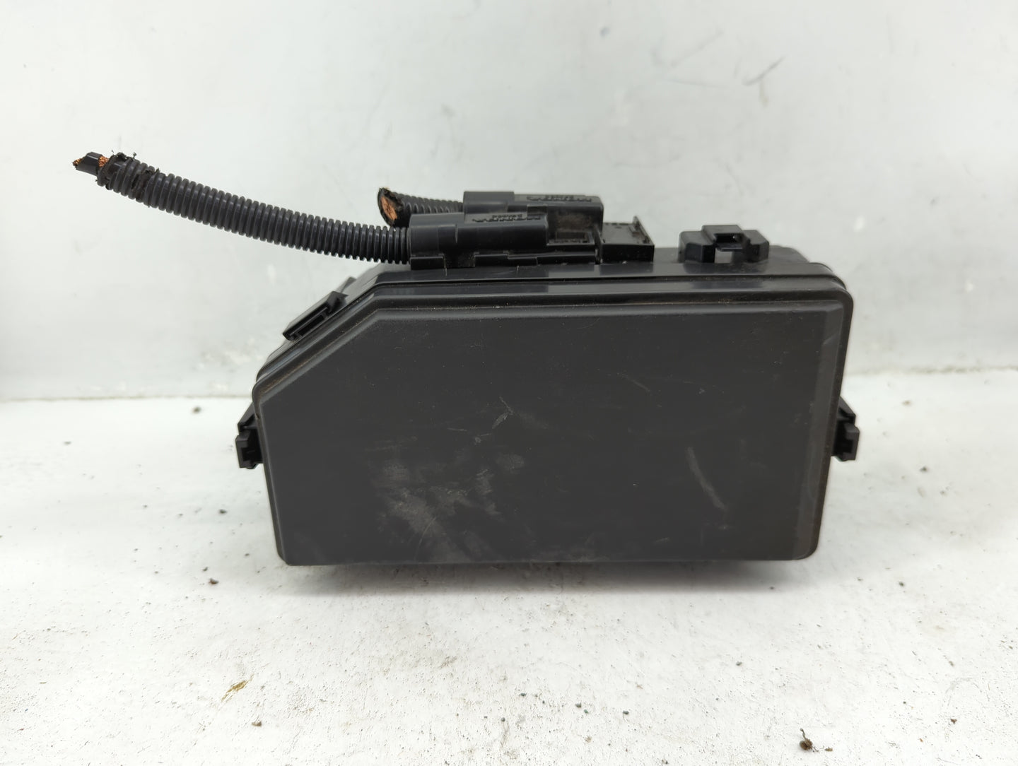 2015-2016 Honda Cr-V Fusebox Fuse Box Panel Relay Module P/N:T1W A010 Fits Fits 2015 2016 OEM Used Auto Parts - Oemusedautop