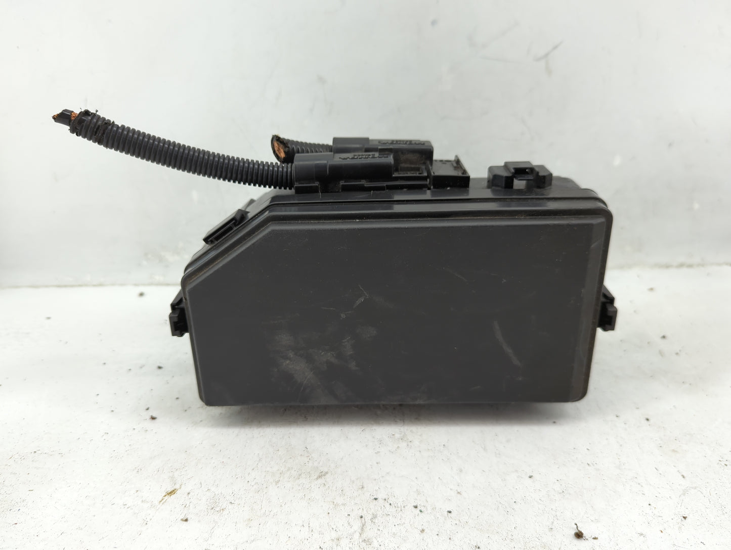 2015-2016 Honda Cr-V Fusebox Fuse Box Panel Relay Module P/N:T1W A010 Fits Fits 2015 2016 OEM Used Auto Parts - Oemusedautop