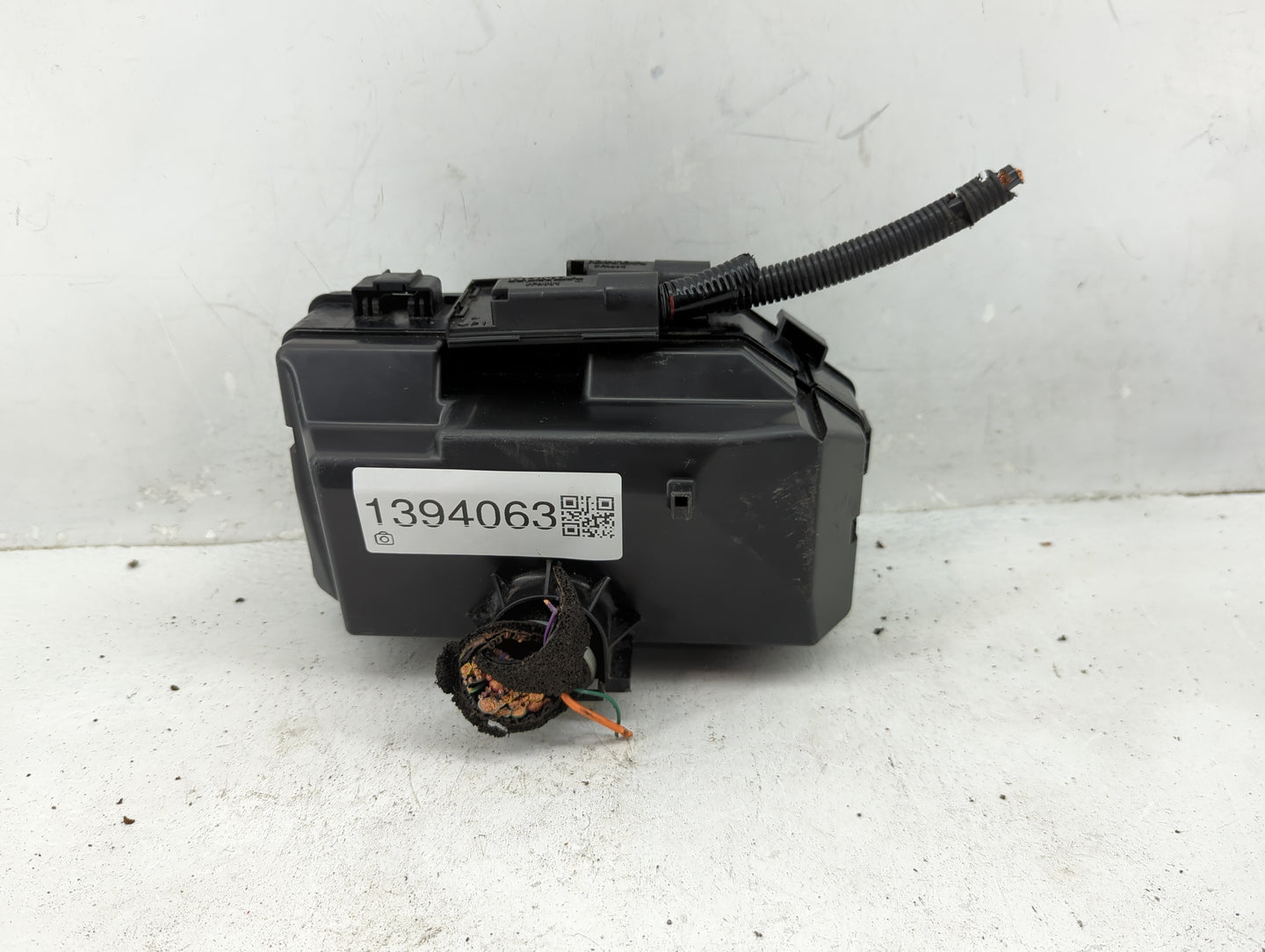 2015-2016 Honda Cr-V Fusebox Fuse Box Panel Relay Module P/N:T1W A010 Fits Fits 2015 2016 OEM Used Auto Parts - Oemusedautop