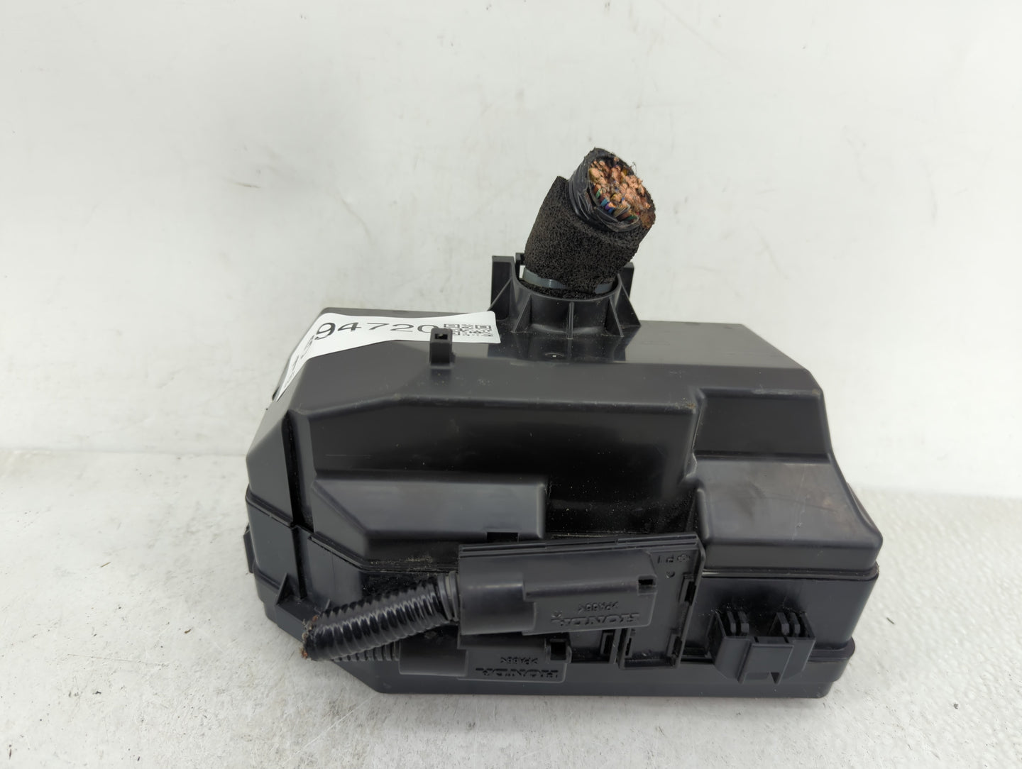 2015-2016 Honda Cr-V Fusebox Fuse Box Panel Relay Module P/N:T1W A010 A0 Fits Fits 2015 2016 OEM Used Auto Parts - Oemusedau