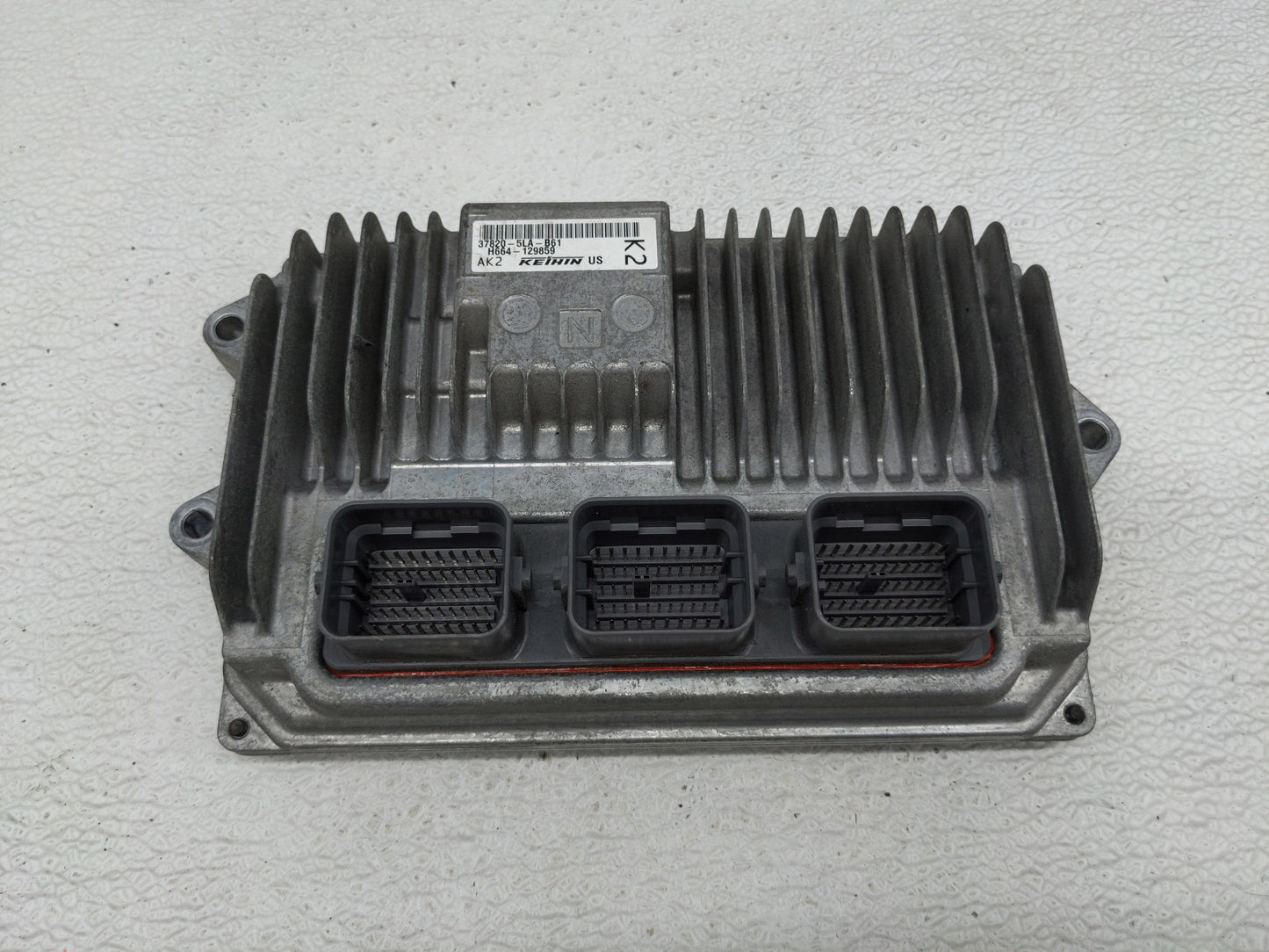 2016 Honda Cr-V PCM Engine Control Computer ECU ECM PCU OEM P/N:37820-5LA-B61 Fits OEM Used Auto Parts - Oemusedautoparts1.c