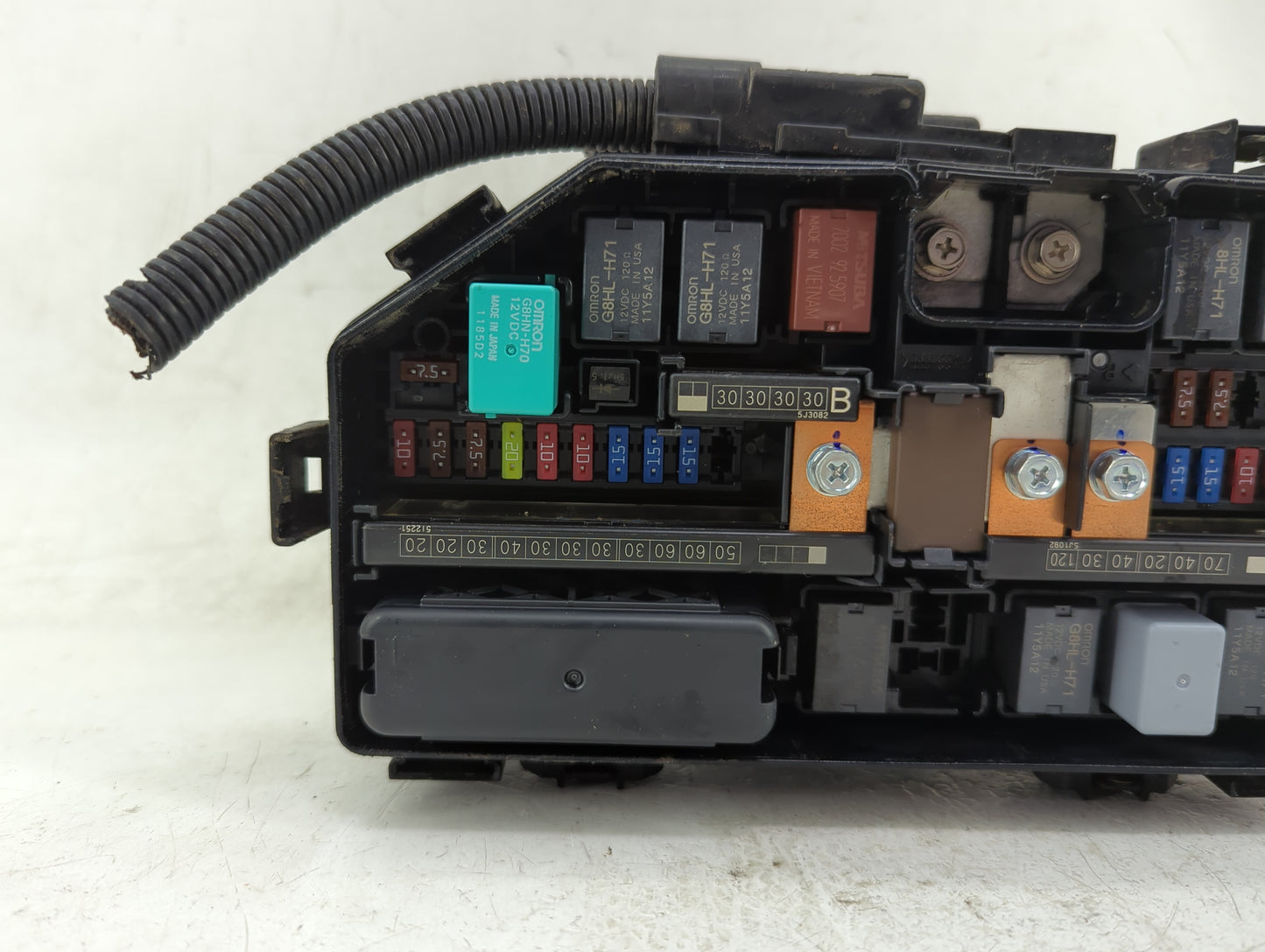 2015-2016 Honda Cr-V Fusebox Fuse Box Panel Relay Module P/N:T1W A010 Fits Fits 2015 2016 OEM Used Auto Parts - Oemusedautop