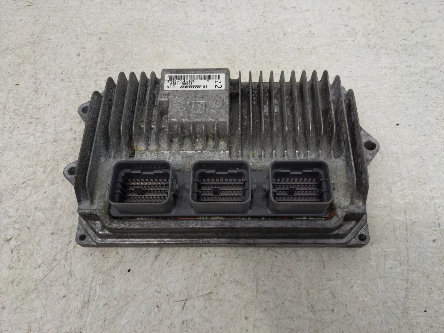 2016 Honda Cr-V PCM Engine Control Computer ECU ECM PCU OEM P/N:37820-5LA-A01 Fits OEM Used Auto Parts - Oemusedautoparts1.c