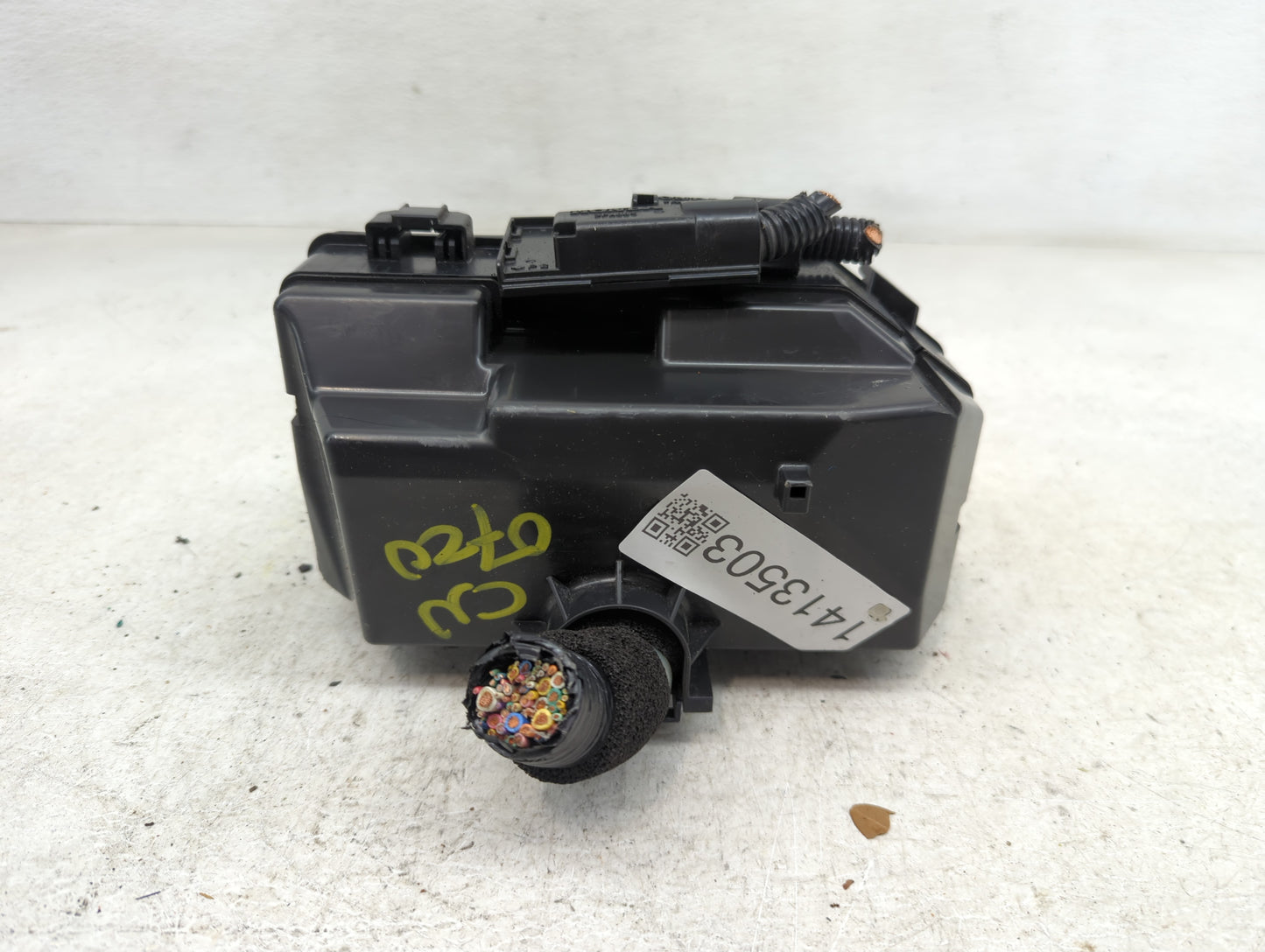 2015-2016 Honda Cr-V Fusebox Fuse Box Panel Relay Module Fits Fits 2015 2016 OEM Used Auto Parts - Oemusedautoparts1.com