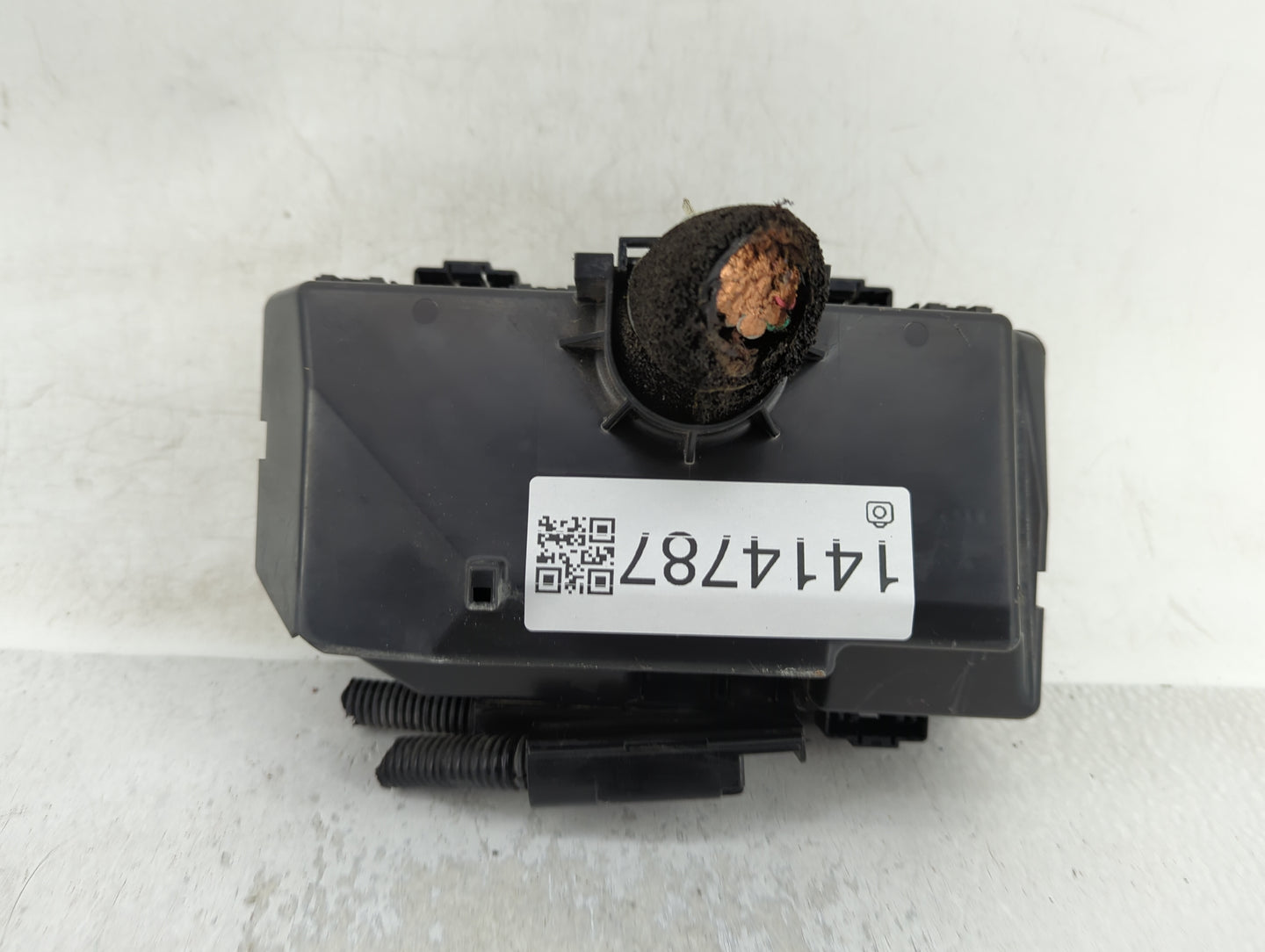 2015-2016 Honda Cr-V Fusebox Fuse Box Panel Relay Module Fits Fits 2015 2016 OEM Used Auto Parts - Oemusedautoparts1.com