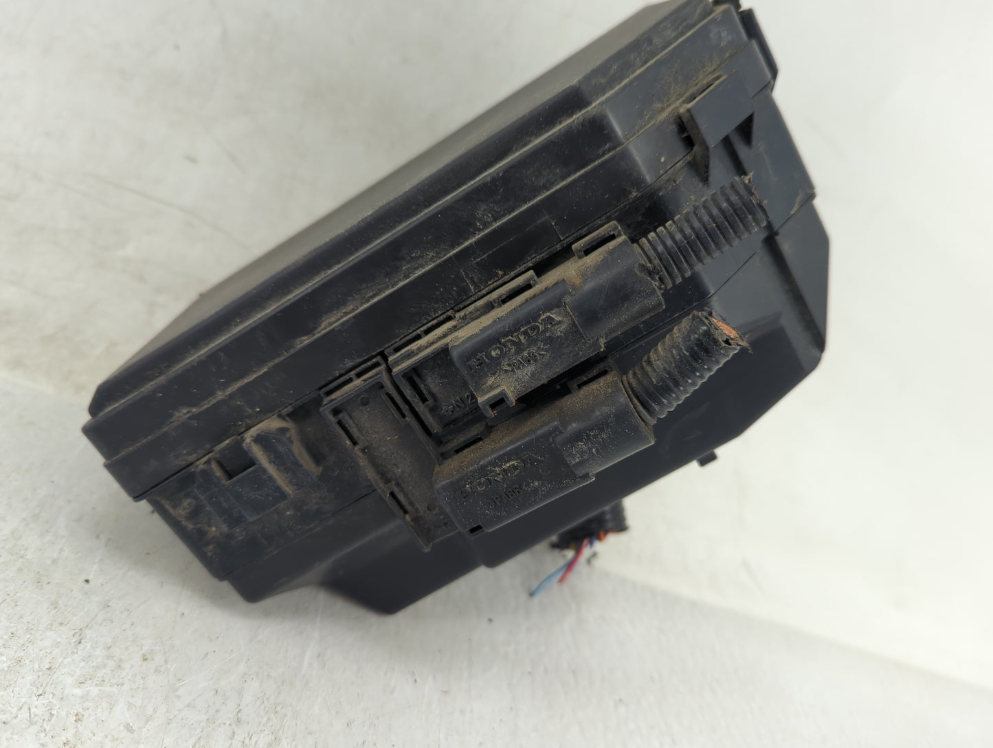 2015-2016 Honda Cr-V Fusebox Fuse Box Panel Relay Module P/N:T1W A010 A0 Fits Fits 2015 2016 OEM Used Auto Parts - Oemusedau