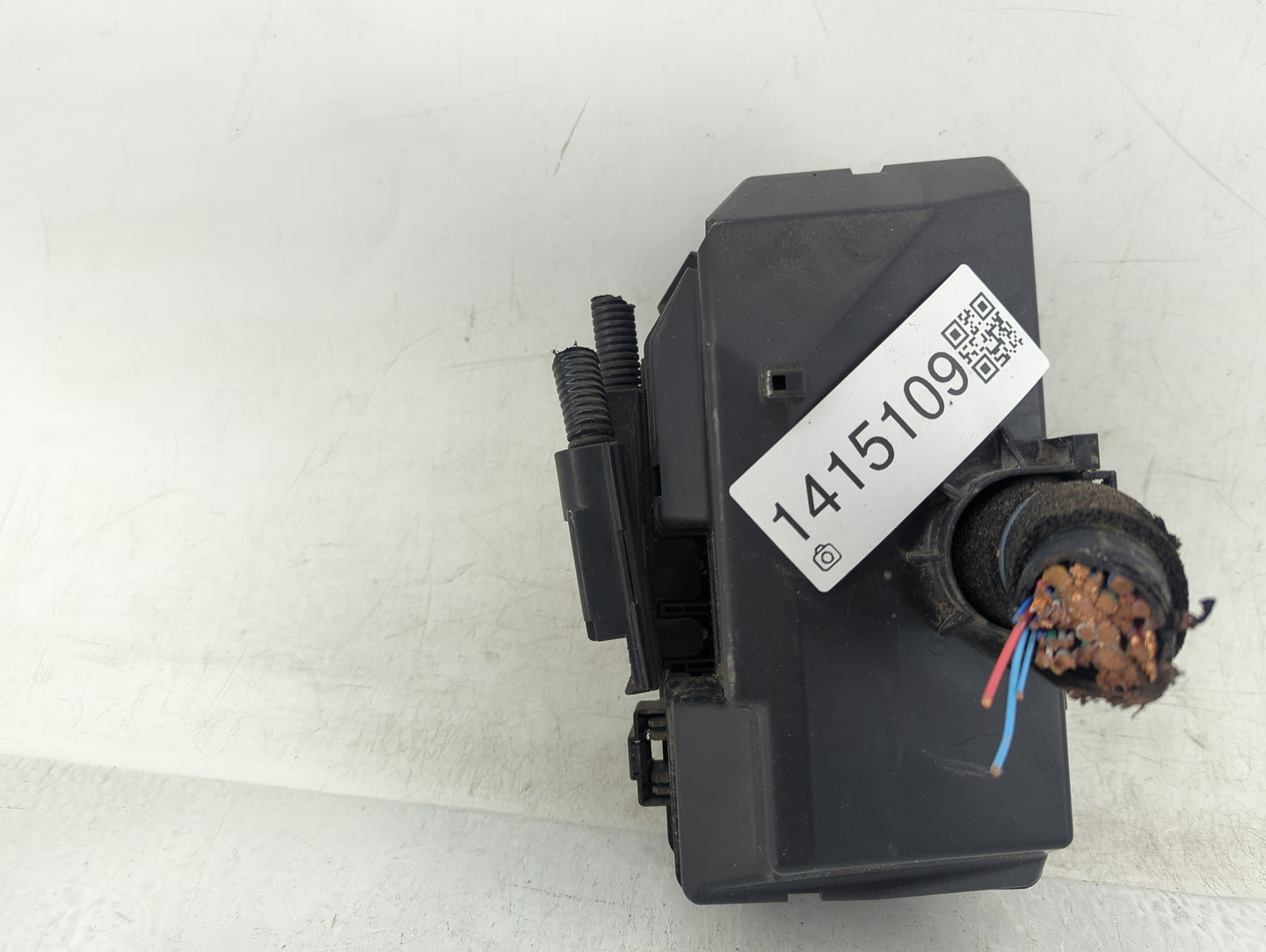 2015-2016 Honda Cr-V Fusebox Fuse Box Panel Relay Module P/N:T1W A010 A0 Fits Fits 2015 2016 OEM Used Auto Parts - Oemusedau
