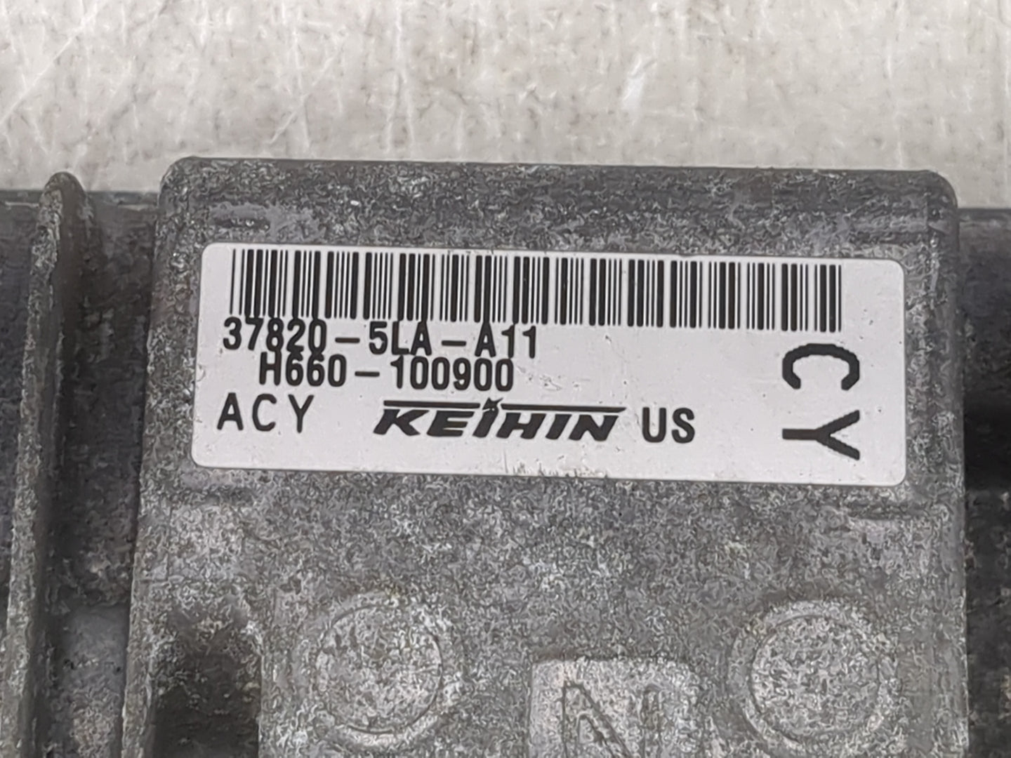 2016 Honda Cr-V PCM Engine Control Computer ECU ECM PCU OEM P/N:37820-5LA-A11 37820-5LA-A12 Fits OEM Used Auto Parts - Oemus