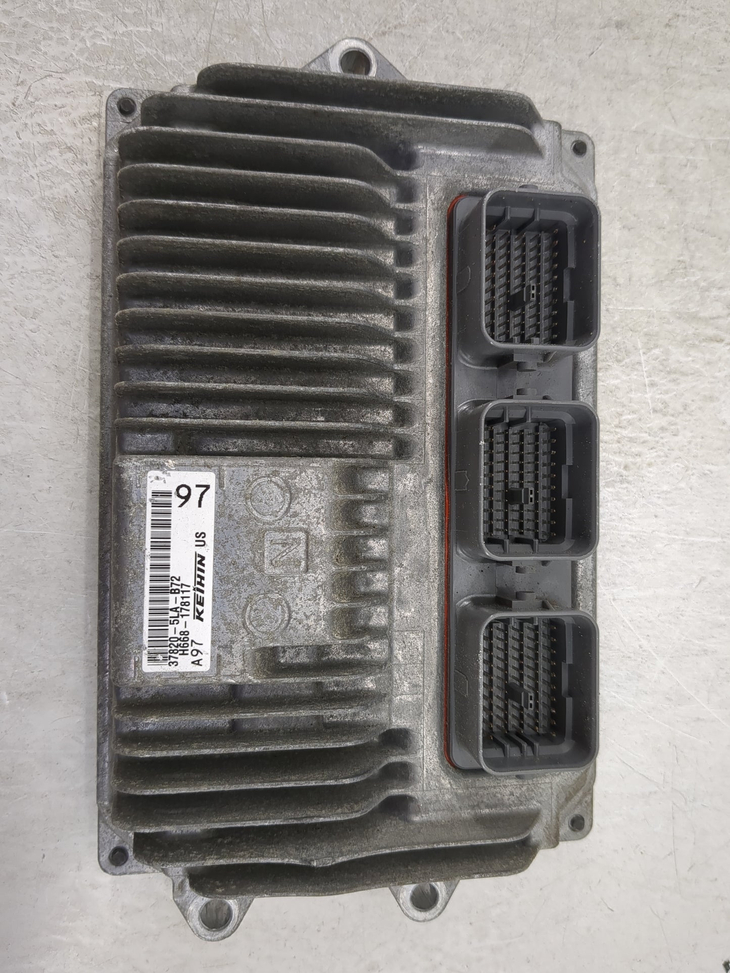 2016 Honda Cr-V PCM Engine Control Computer ECU ECM PCU OEM P/N:37820-5LA-B72 Fits OEM Used Auto Parts - Oemusedautoparts1.c
