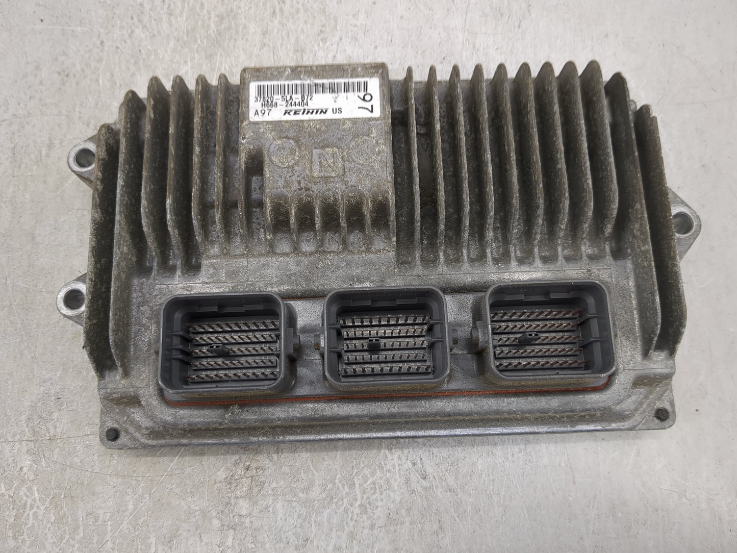 2016 Honda Cr-V PCM Engine Control Computer ECU ECM PCU OEM P/N:37820-5LA-B72 H668-244404 Fits OEM Used Auto Parts - Oemused