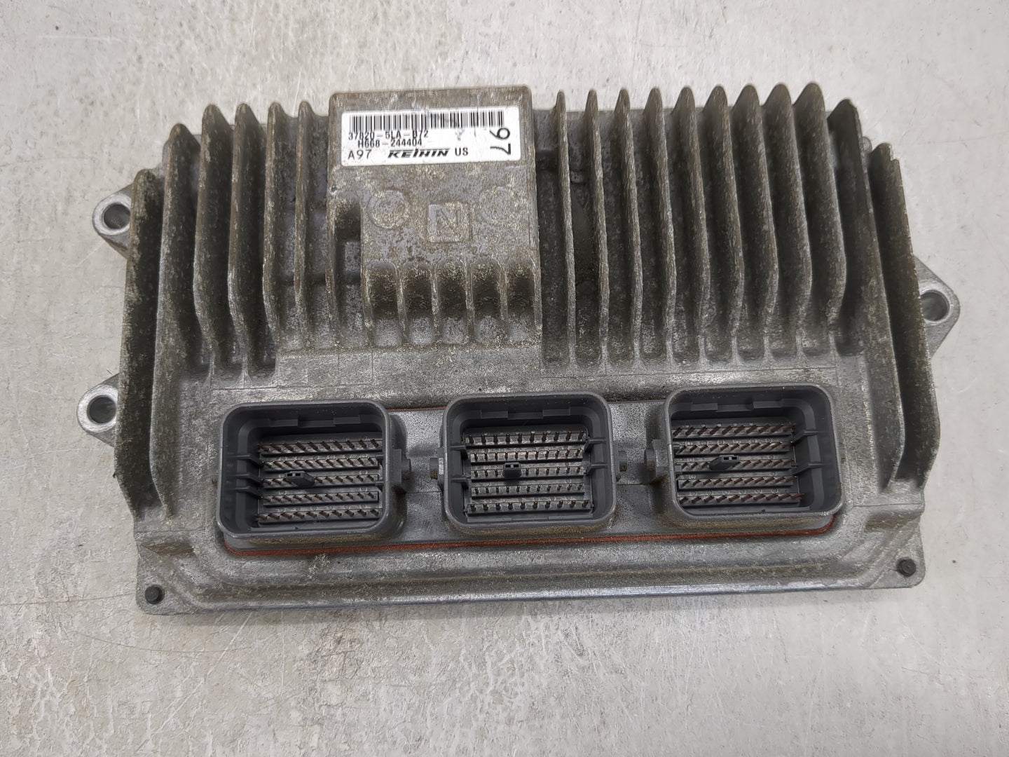 2016 Honda Cr-V PCM Engine Control Computer ECU ECM PCU OEM P/N:37820-5LA-B72 H668-244404 Fits OEM Used Auto Parts - Oemused
