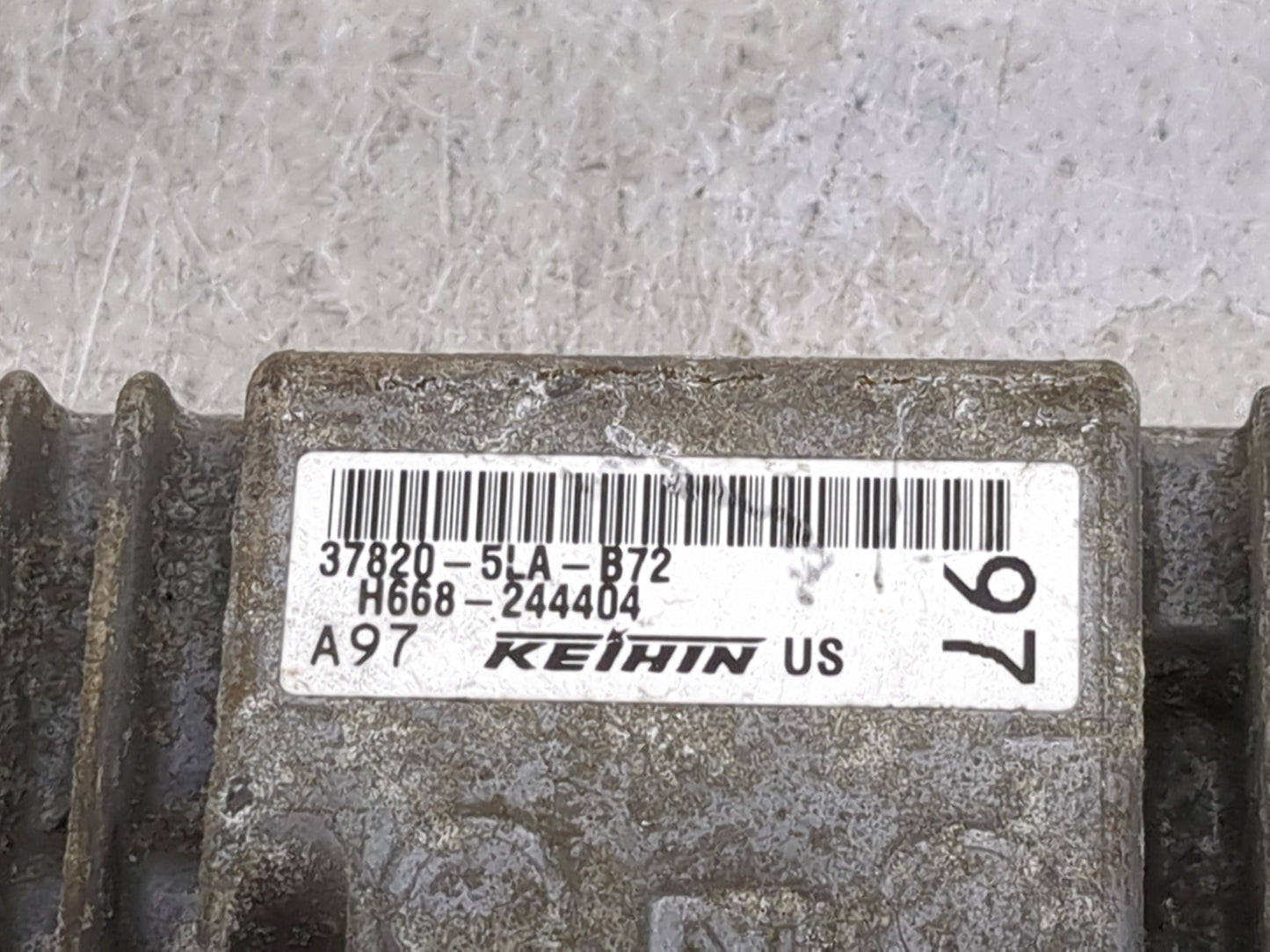 2016 Honda Cr-V PCM Engine Control Computer ECU ECM PCU OEM P/N:37820-5LA-B72 H668-244404 Fits OEM Used Auto Parts - Oemused