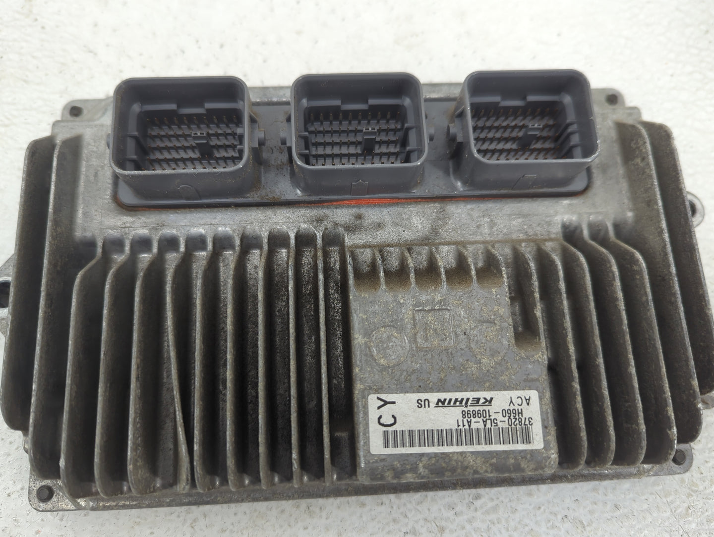 2016 Honda Cr-V PCM Engine Control Computer ECU ECM PCU OEM P/N:37820-5LA-A11 H660-109898 Fits OEM Used Auto Parts - Oemused