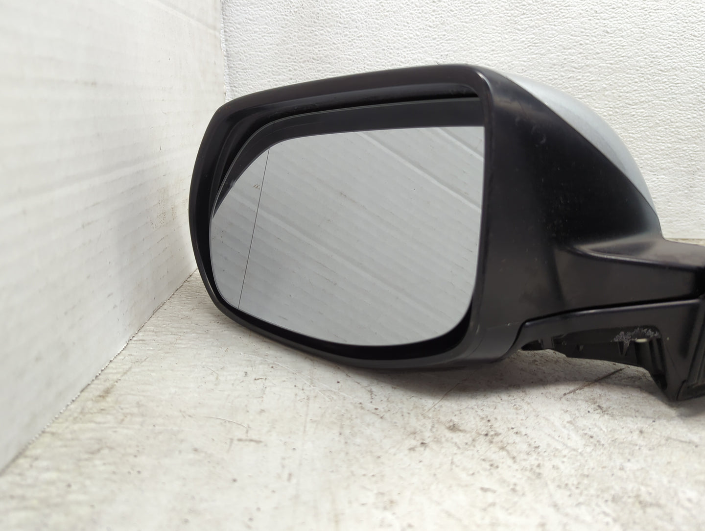 2015-2016 Honda Cr-V Driver Side View Mirror - Left Door Mirror OEM Used - Oemusedautoparts1.com