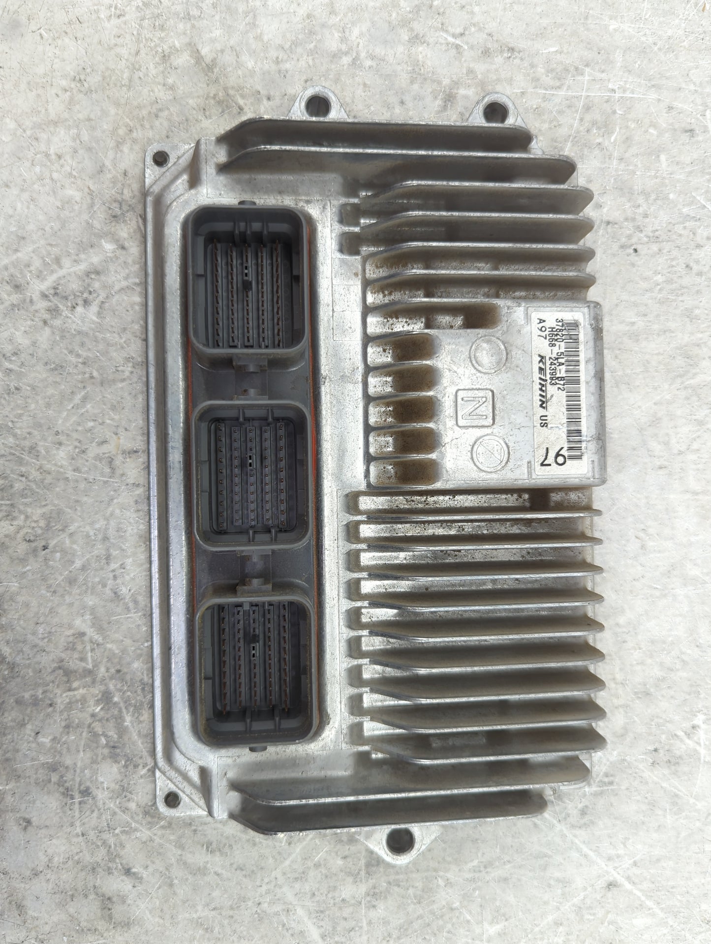 2016 Honda Cr-V PCM Engine Control Computer ECU ECM PCU OEM P/N:37820-5LA-B72 H668-243993 Fits OEM Used Auto Parts - Oemused