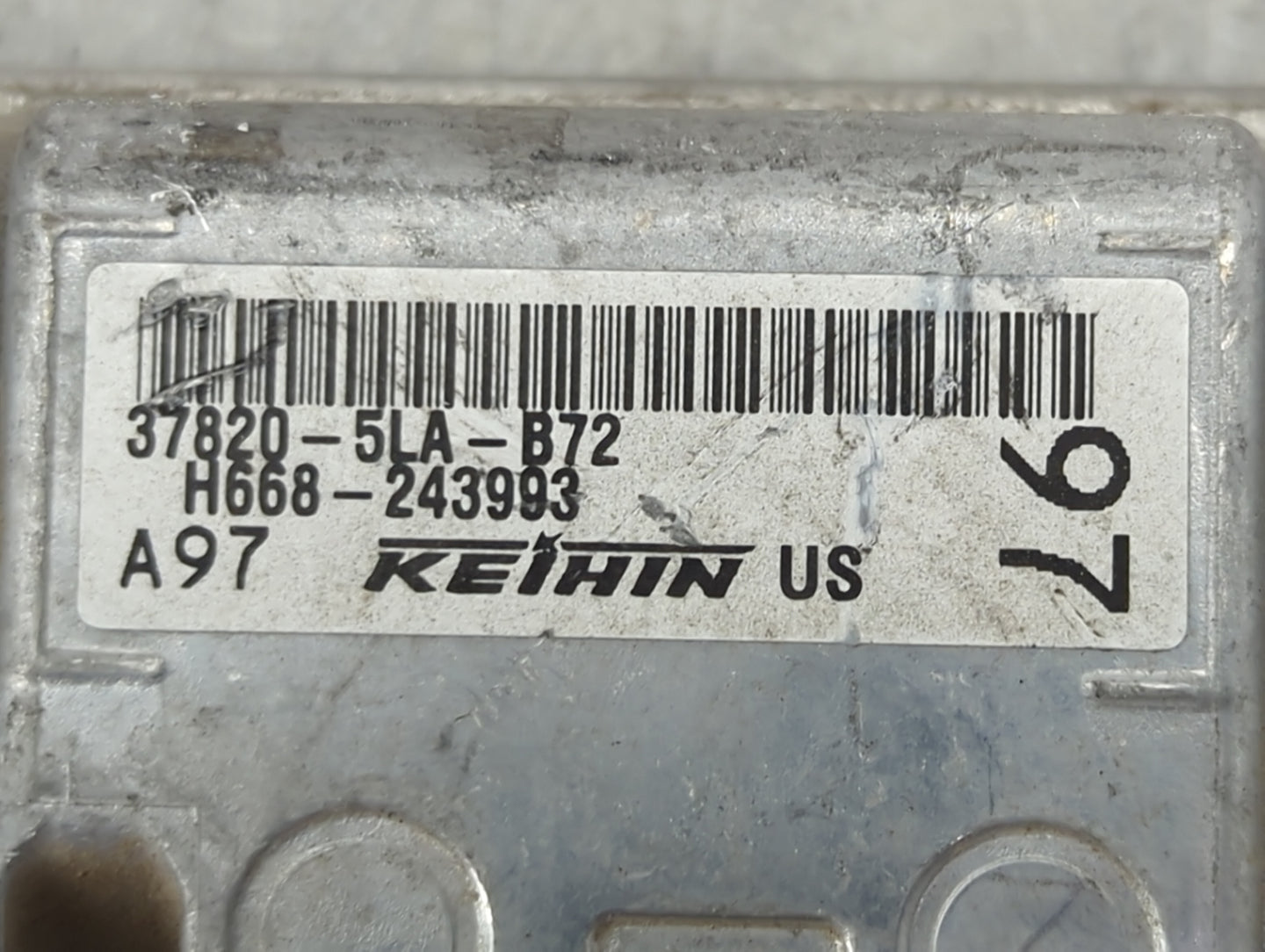 2016 Honda Cr-V PCM Engine Control Computer ECU ECM PCU OEM P/N:37820-5LA-B72 H668-243993 Fits OEM Used Auto Parts - Oemused