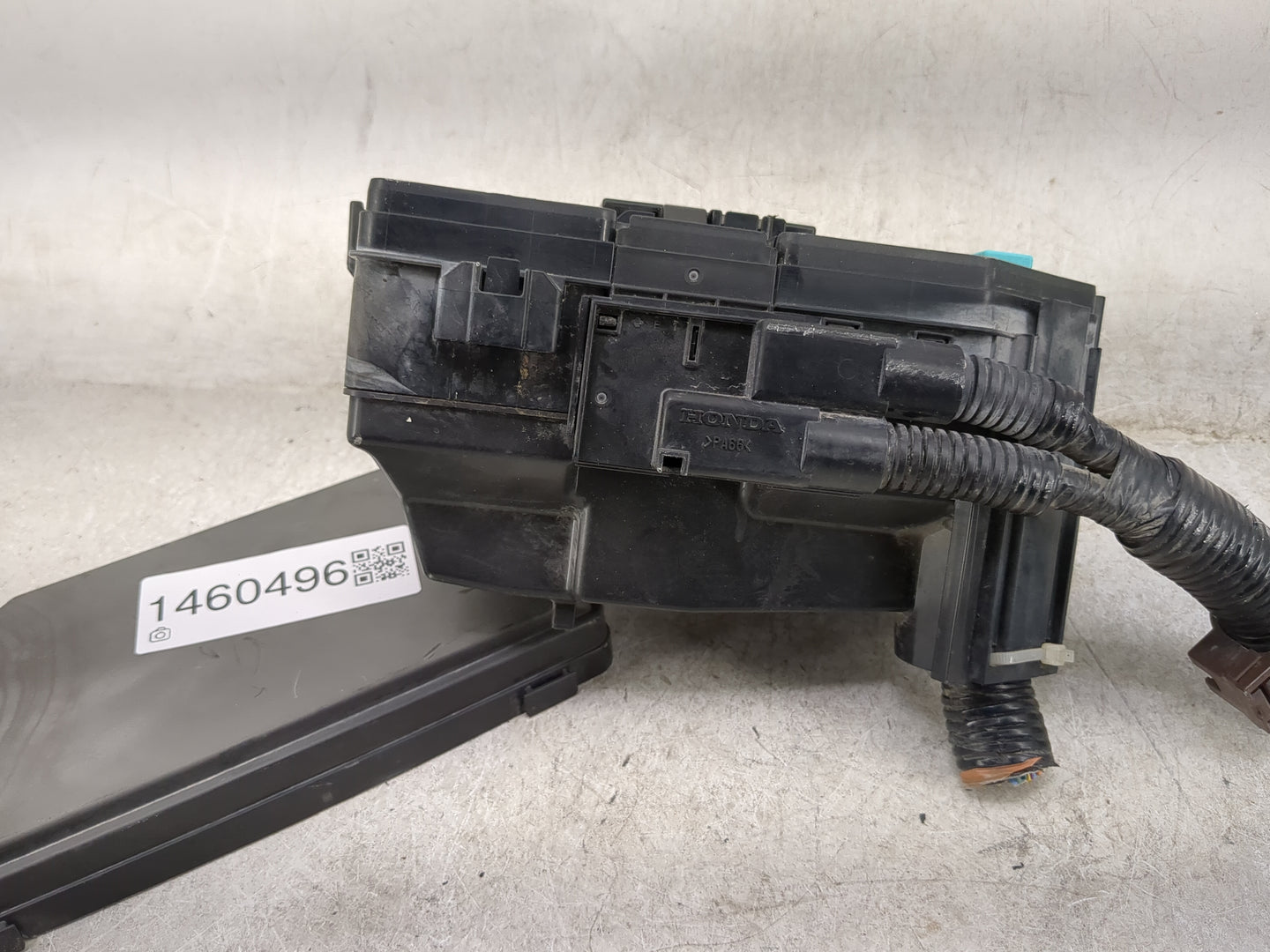 2015-2016 Honda Cr-V Fusebox Fuse Box Panel Relay Module P/N:PP-TD20 Fits Fits 2015 2016 OEM Used Auto Parts - Oemusedautopa