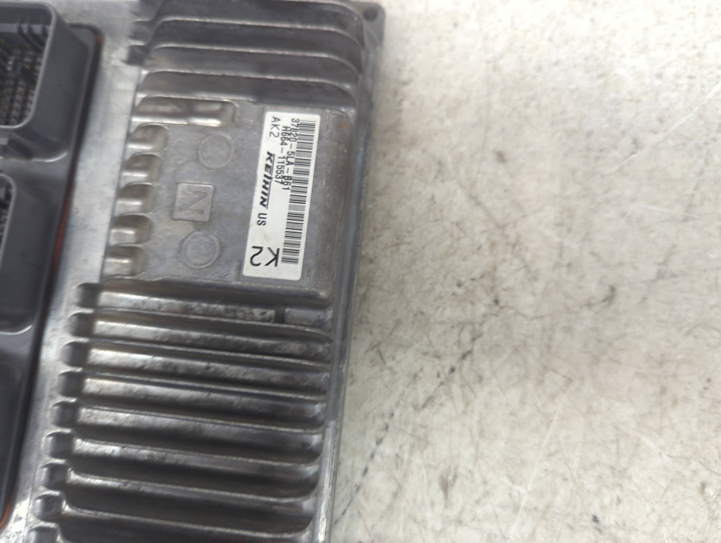 2016 Honda Cr-V PCM Engine Control Computer ECU ECM PCU OEM P/N:37820-5LA-A61 Fits OEM Used Auto Parts - Oemusedautoparts1.c