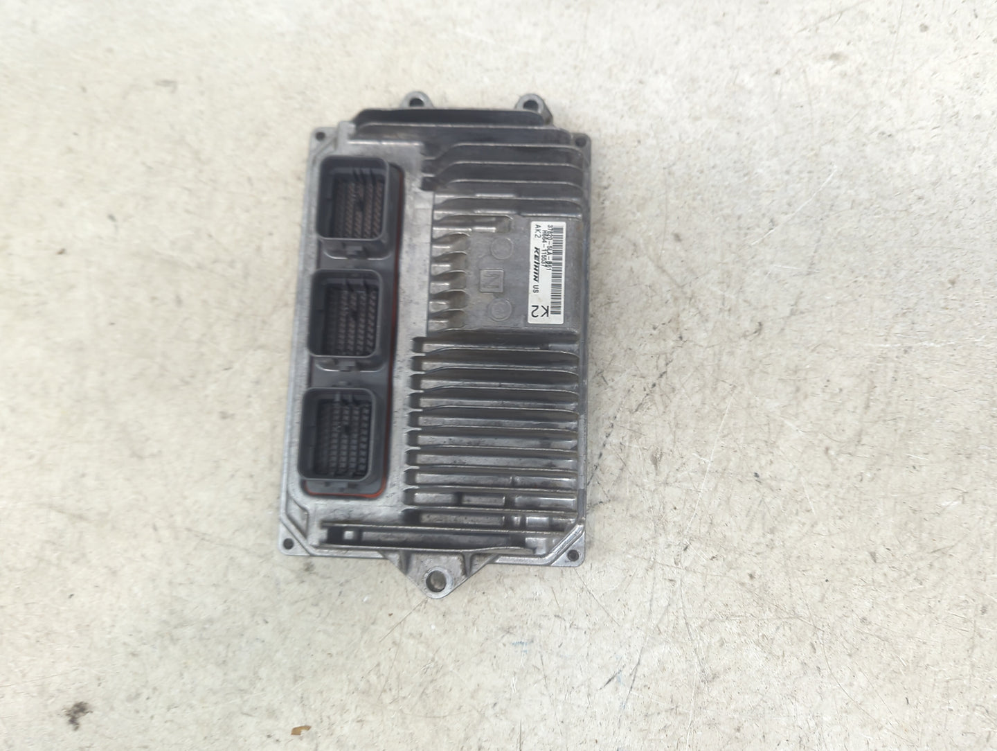 2016 Honda Cr-V PCM Engine Control Computer ECU ECM PCU OEM P/N:37820-5LA-A61 Fits OEM Used Auto Parts - Oemusedautoparts1.c