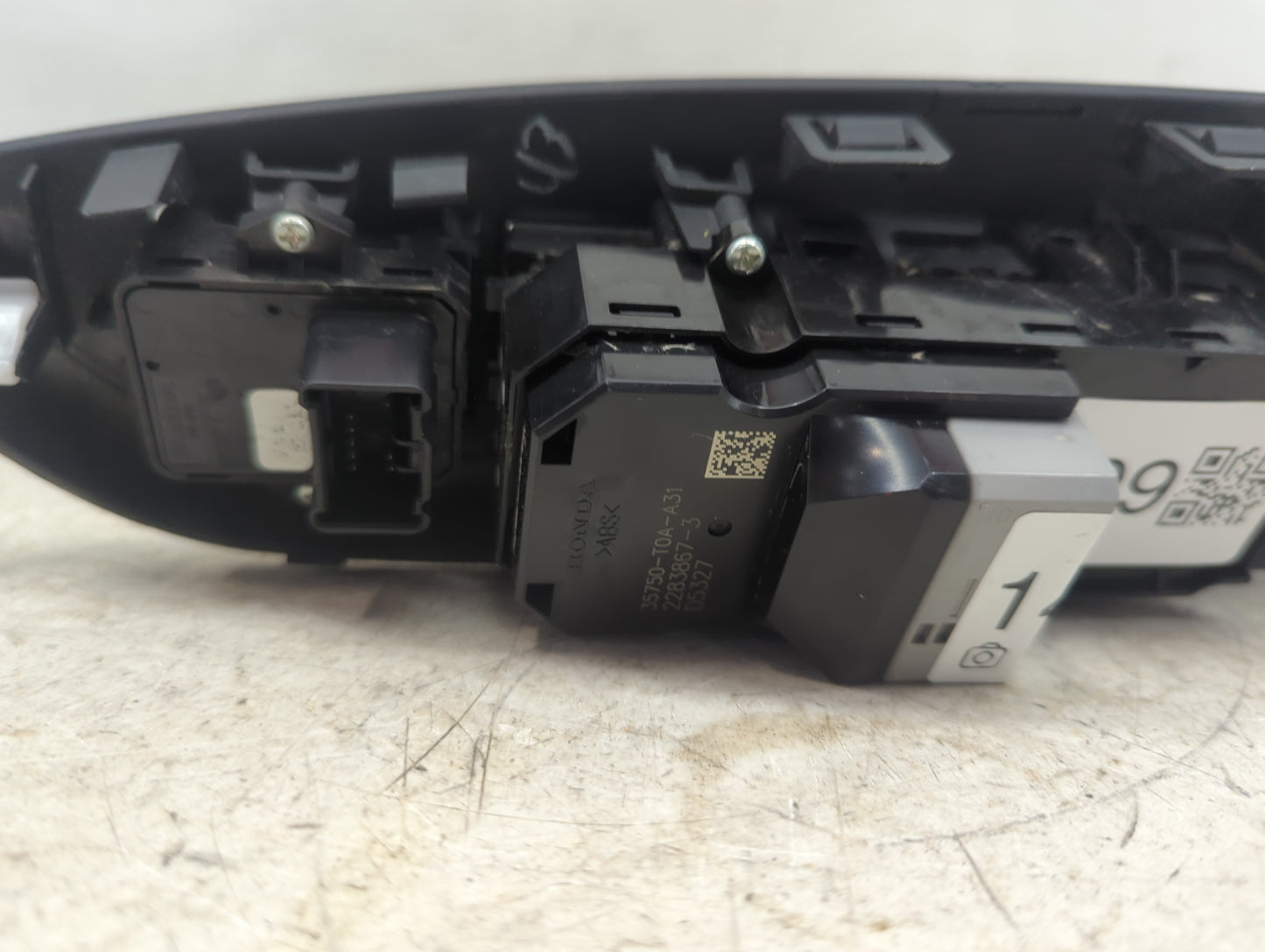 2015-2016 Honda Cr-V Master Power Window Switch Replacement Driver Side Left P/N:35750-T0A-A31 Fits Fits 2015 2016 OEM Used 