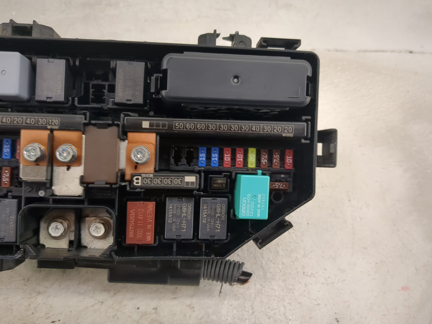 2015-2016 Honda Cr-V Fusebox Fuse Box Panel Relay Module P/N:347520160817 Fits Fits 2015 2016 OEM Used Auto Parts - Oemuseda