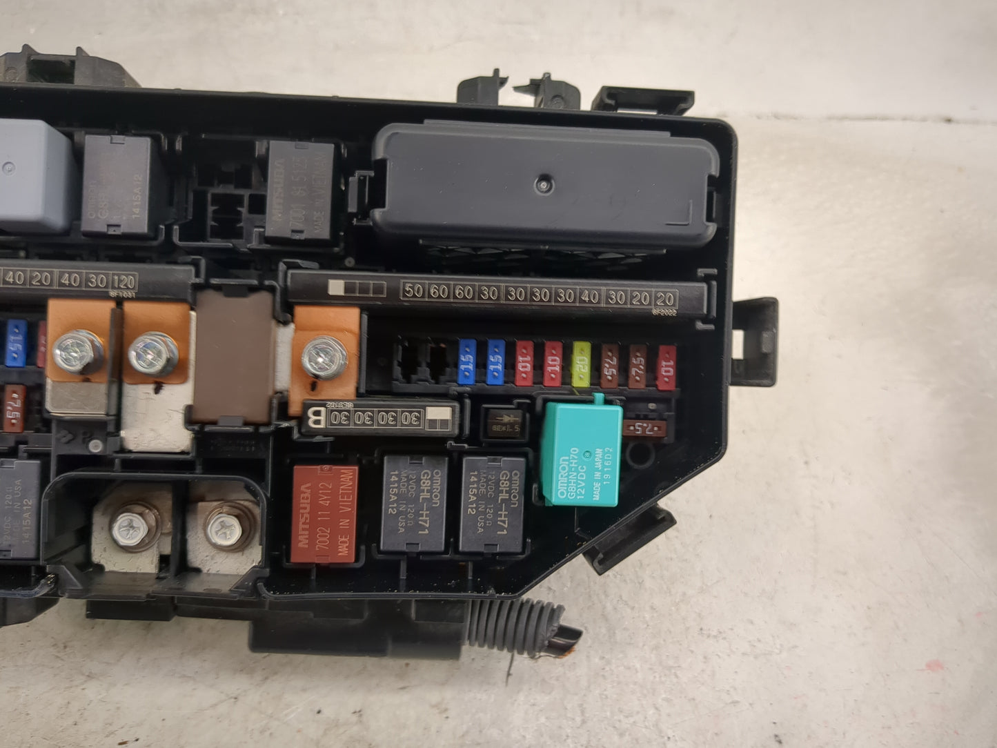 2015-2016 Honda Cr-V Fusebox Fuse Box Panel Relay Module P/N:347520160817 Fits Fits 2015 2016 OEM Used Auto Parts - Oemuseda