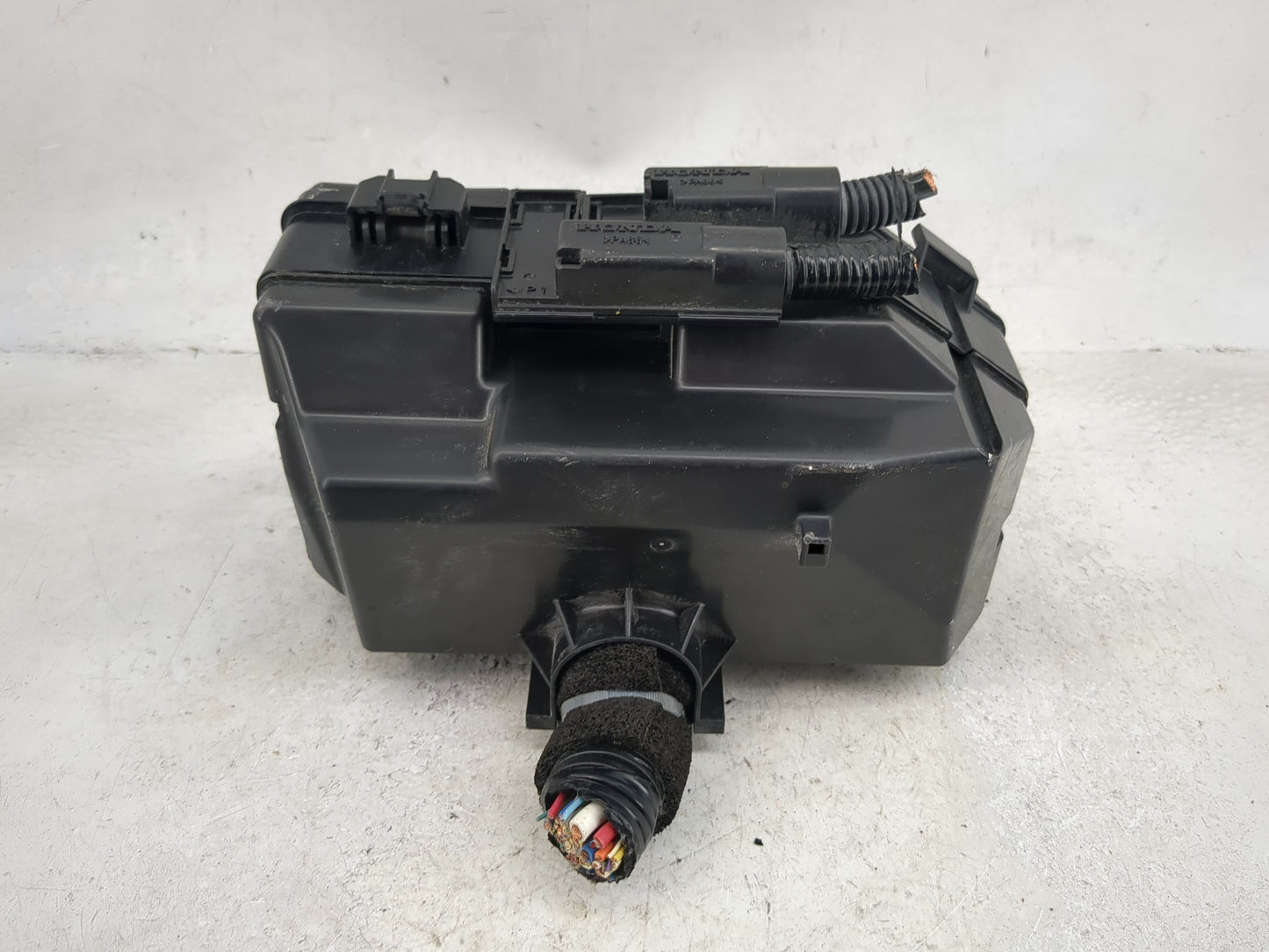 2015-2016 Honda Cr-V Fusebox Fuse Box Panel Relay Module P/N:347520160817 Fits Fits 2015 2016 OEM Used Auto Parts - Oemuseda