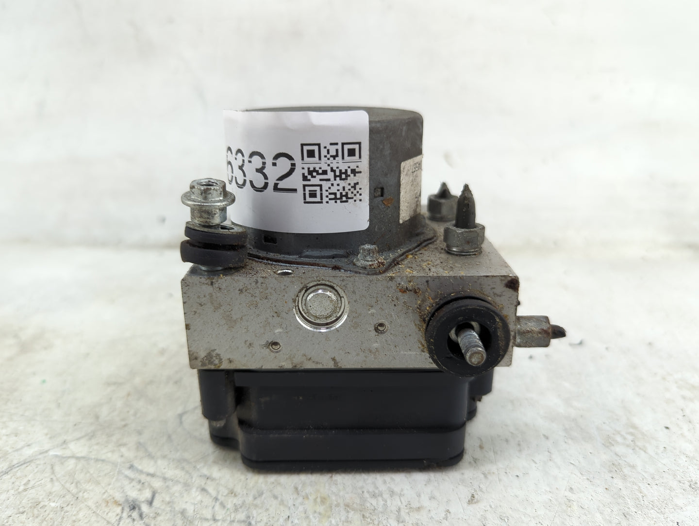 2015-2016 Honda Cr-V ABS Pump Control Module Replacement Fits Fits 2015 2016 OEM Used Auto Parts - Oemusedautoparts1.com