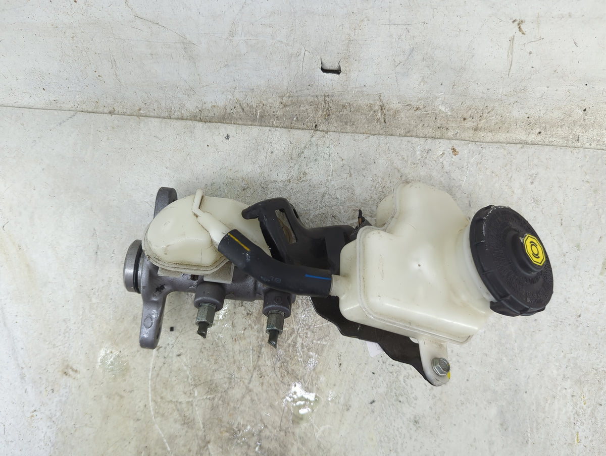 2012-2016 Honda Cr-v Brake Master Cylinder 1496552 - Oemusedautoparts1.com