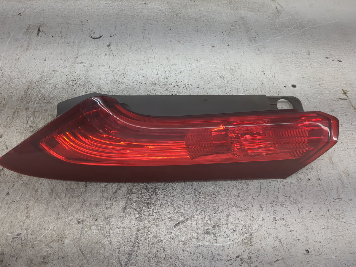 2015-2016 Honda Cr-v Driver Left Side Deck Lid Mounted Tail Light Red - Oemusedautoparts1.com
