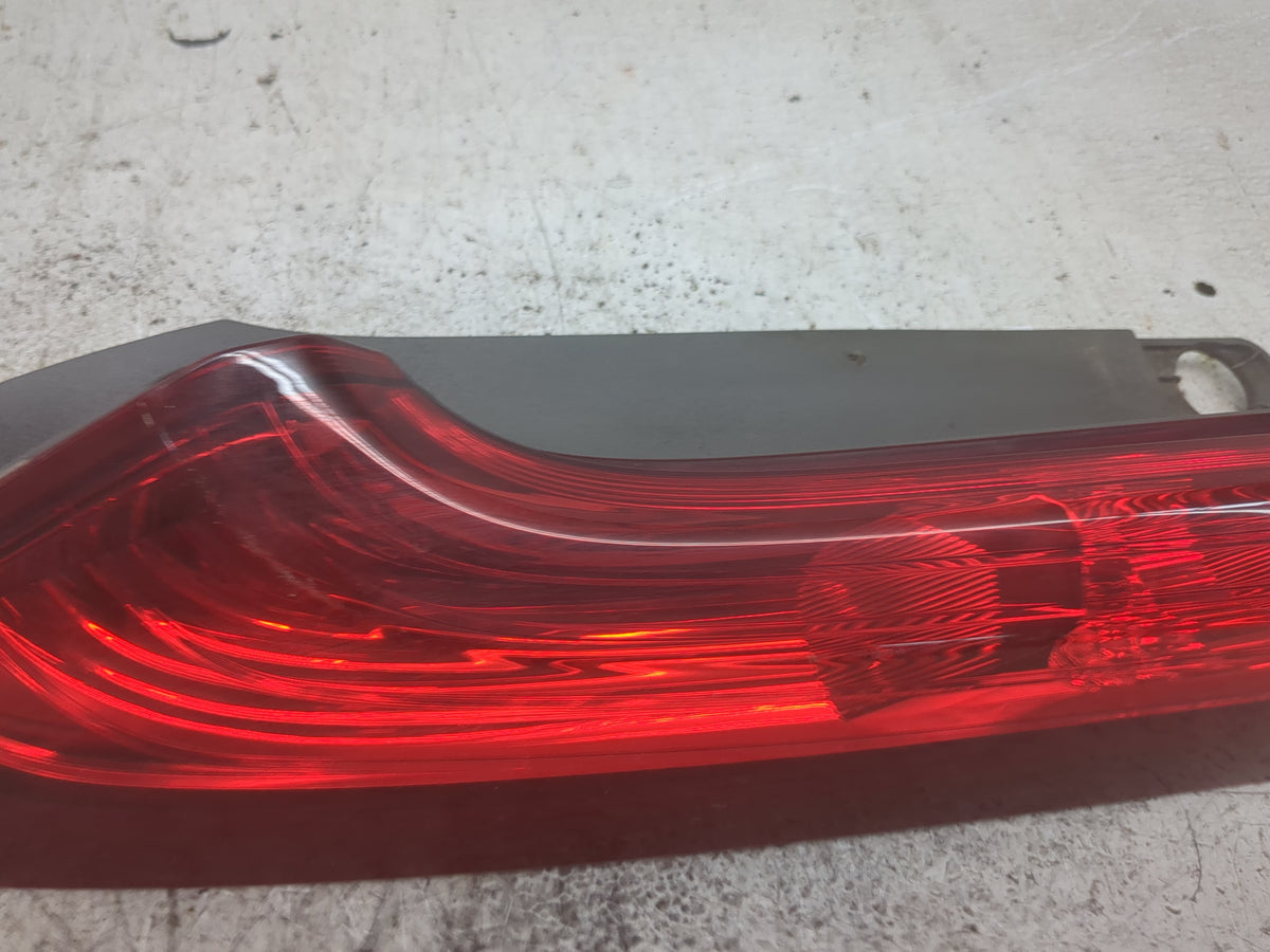 2015-2016 Honda Cr-v Driver Left Side Deck Lid Mounted Tail Light Red - Oemusedautoparts1.com