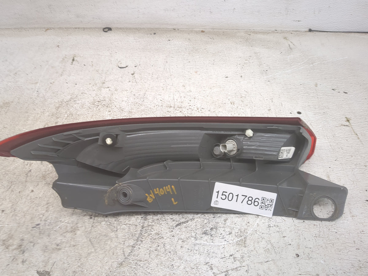 2015-2016 Honda Cr-v Driver Left Side Deck Lid Mounted Tail Light Red - Oemusedautoparts1.com