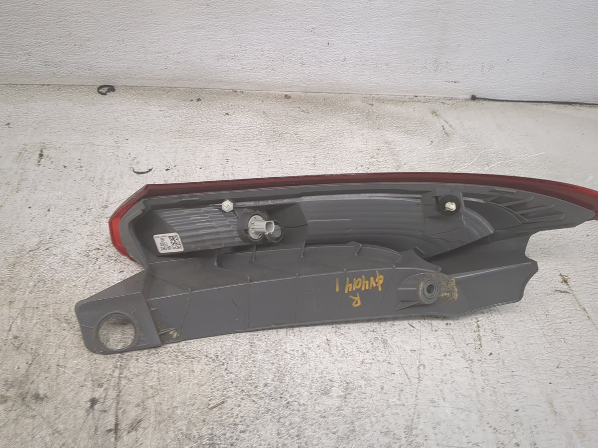 2015-2016 Honda Cr-v Passenger Right Side Deck Lid Mounted Tail Light - Oemusedautoparts1.com