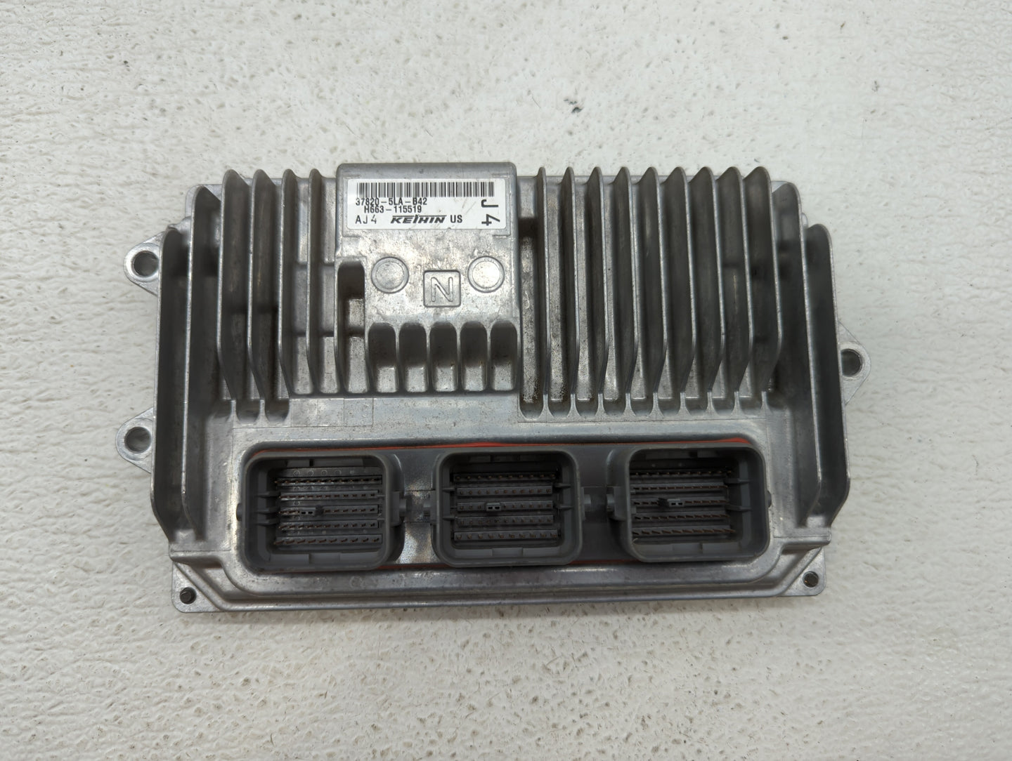 2016 Honda Cr-V PCM Engine Control Computer ECU ECM PCU OEM P/N:37820-5LA-B42 37820-5LA-B41 Fits OEM Used Auto Parts - Oemus