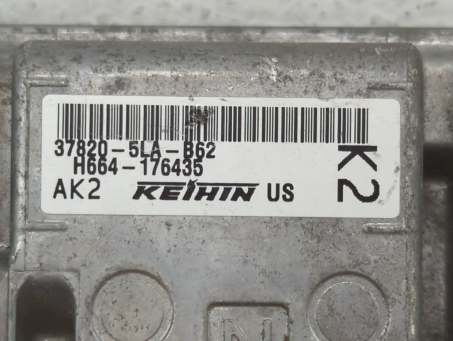 2016 Honda Cr-V PCM Engine Control Computer ECU ECM PCU OEM P/N:37820-5LA-B71 37820-5LA-B62 Fits OEM Used Auto Parts - Oemus