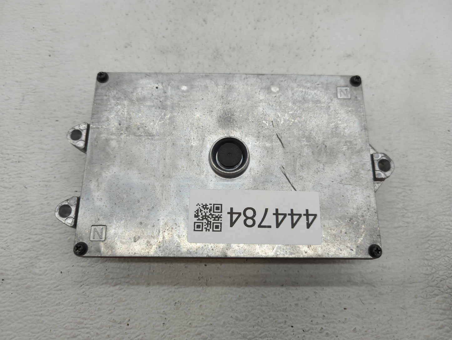 2016 Honda Cr-V PCM Engine Control Computer ECU ECM PCU OEM P/N:37820-5LA-B71 37820-5LA-B62 Fits OEM Used Auto Parts - Oemus