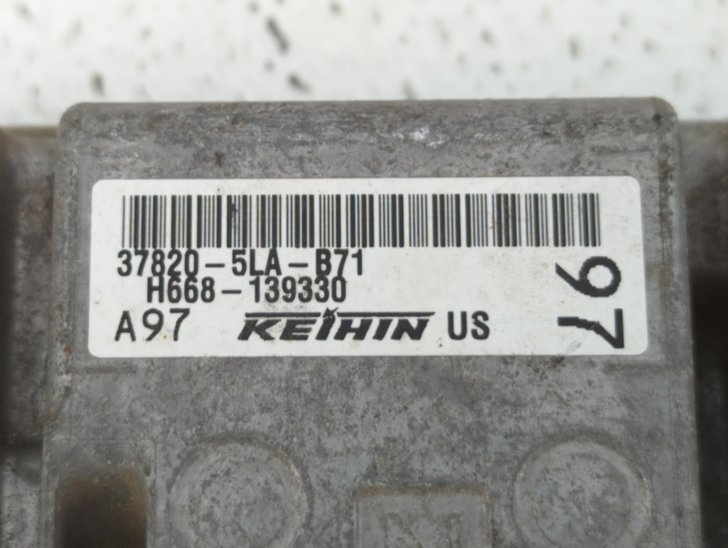 2016 Honda Cr-V PCM Engine Control Computer ECU ECM PCU OEM P/N:37820-5LA-B72 37820-5LA-B71 Fits OEM Used Auto Parts - Oemus