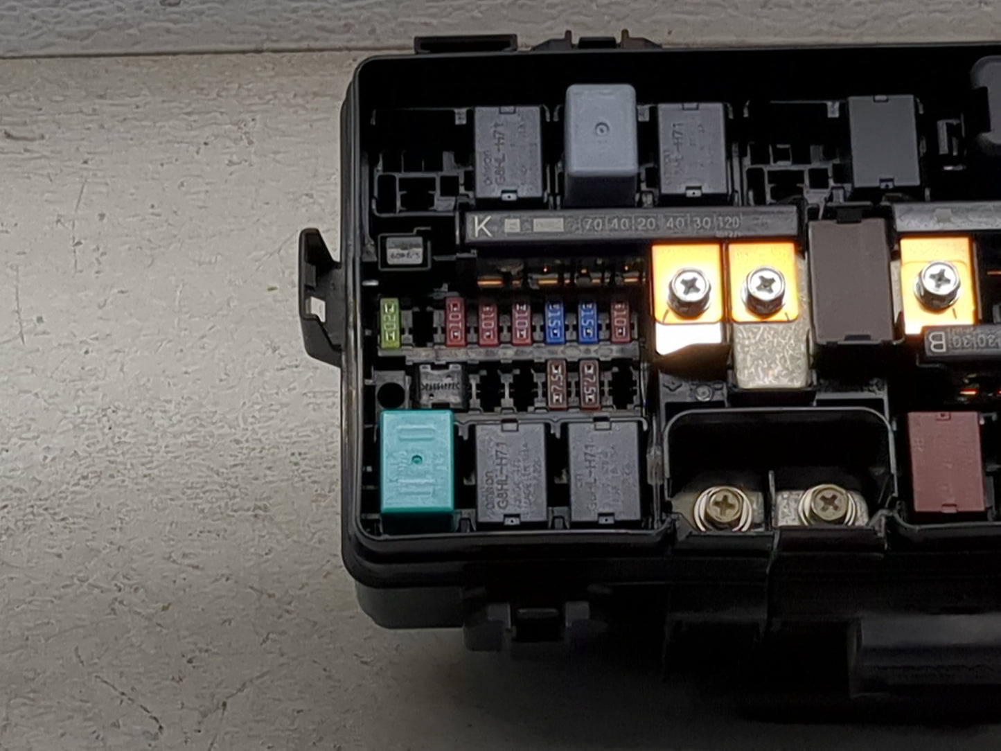 2015-2016 Honda Cr-V Fusebox Fuse Box Panel Relay Module P/N:38250-T1W-A011-M1 T1W-A010 Fits Fits 2015 2016 OEM Used Auto Pa