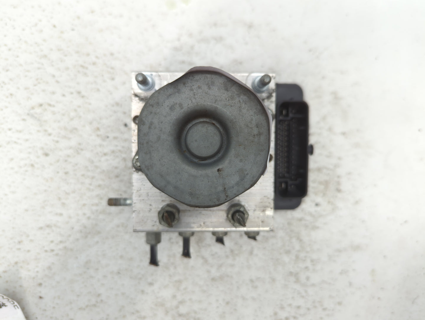 2015-2016 Honda Cr-V ABS Pump Control Module Replacement Fits Fits 2015 2016 OEM Used Auto Parts - Oemusedautoparts1.com